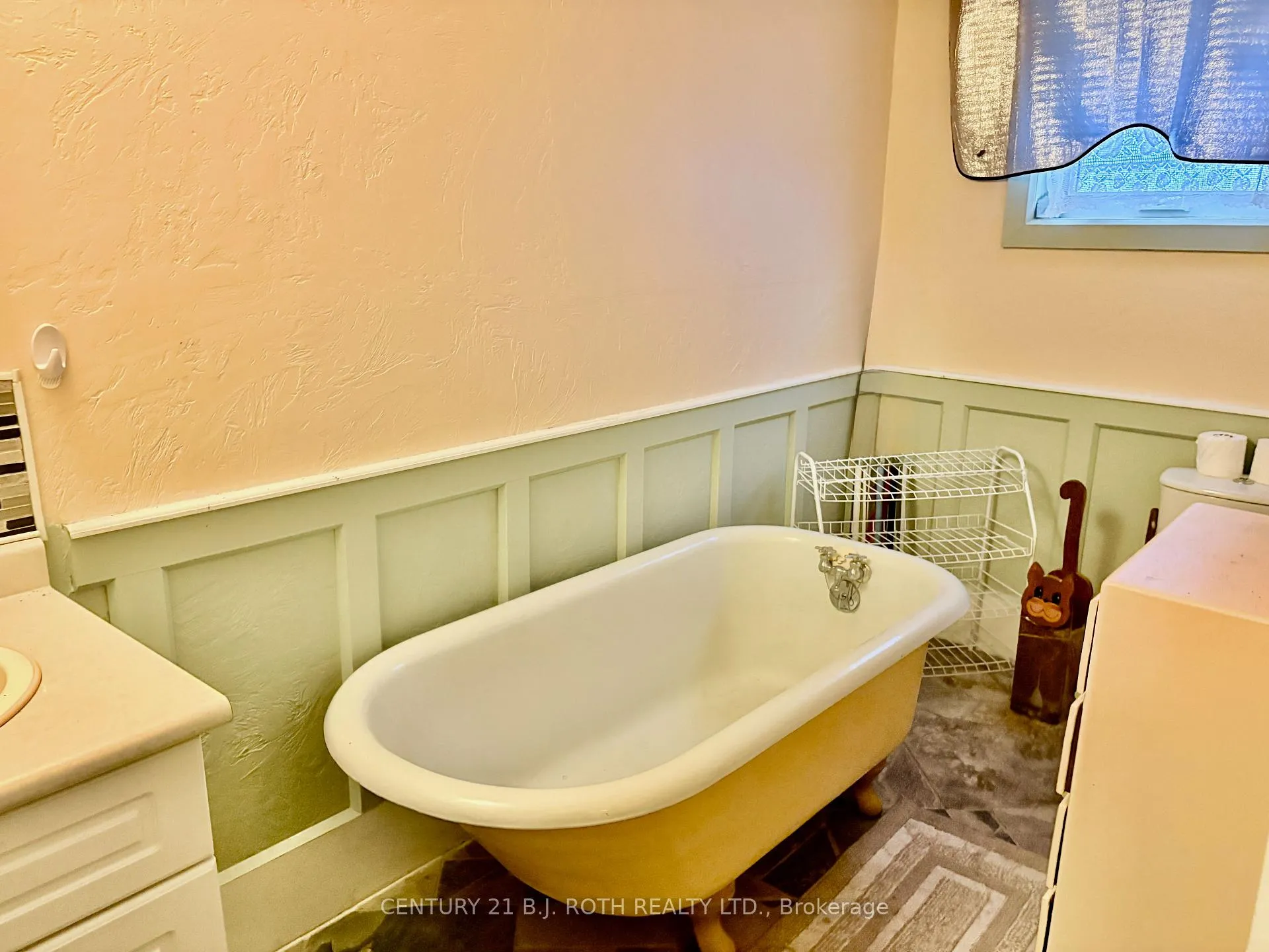 Photo 15 of 20 Shamrock Crescent, Essa, Rural Essa — HOMEH