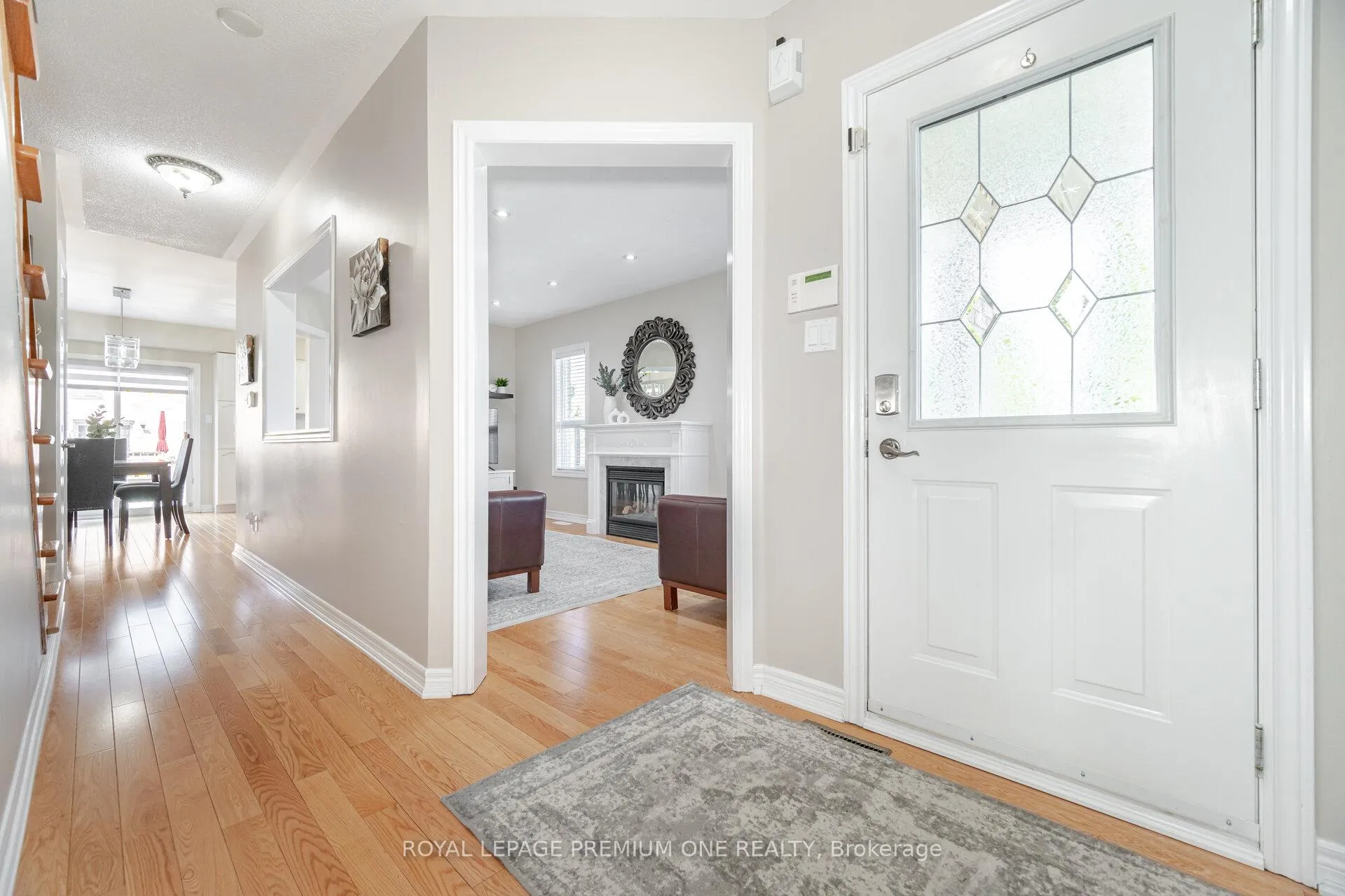 Photo 3 of 71 Archbury Circle, Caledon, Bolton East — HOMEH