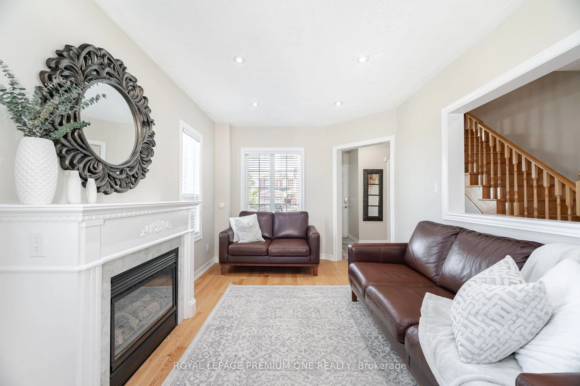 Photo 7 of 71 Archbury Circle, Caledon, Bolton East — HOMEH