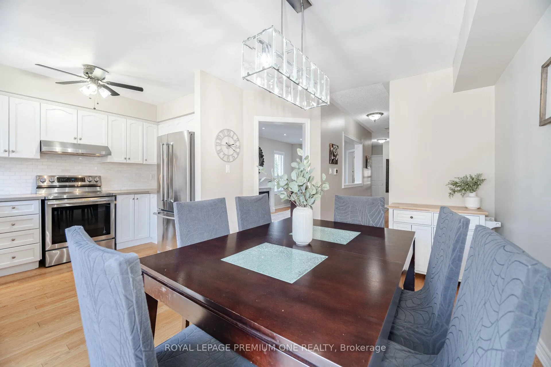 Photo 12 of 71 Archbury Circle, Caledon, Bolton East — HOMEH