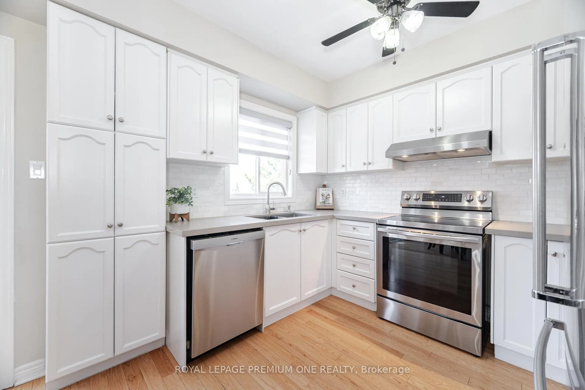 Photo 14 of 71 Archbury Circle, Caledon, Bolton East — HOMEH