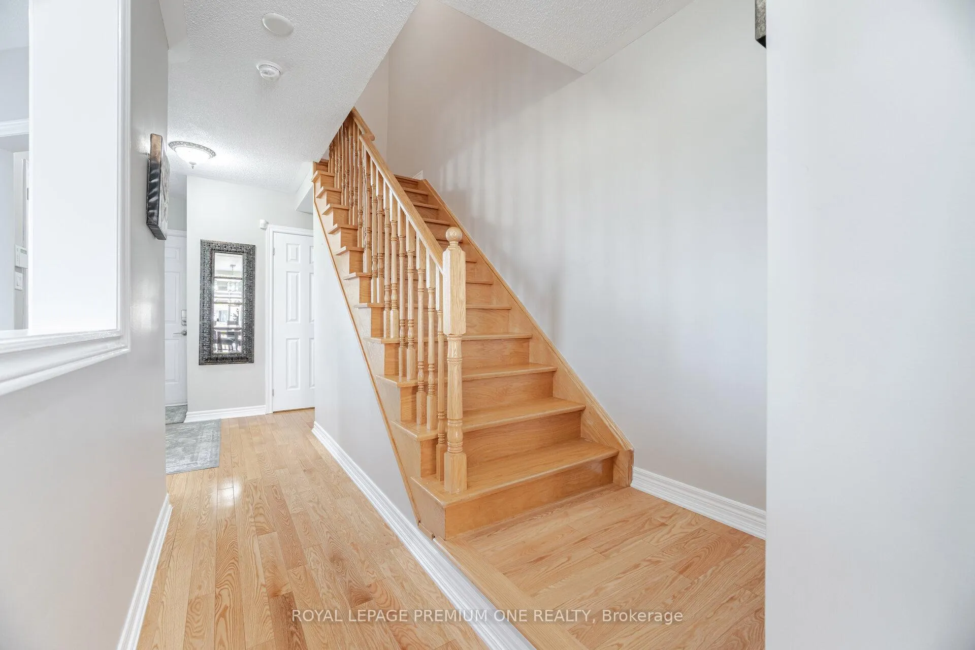 Photo 19 of 71 Archbury Circle, Caledon, Bolton East — HOMEH