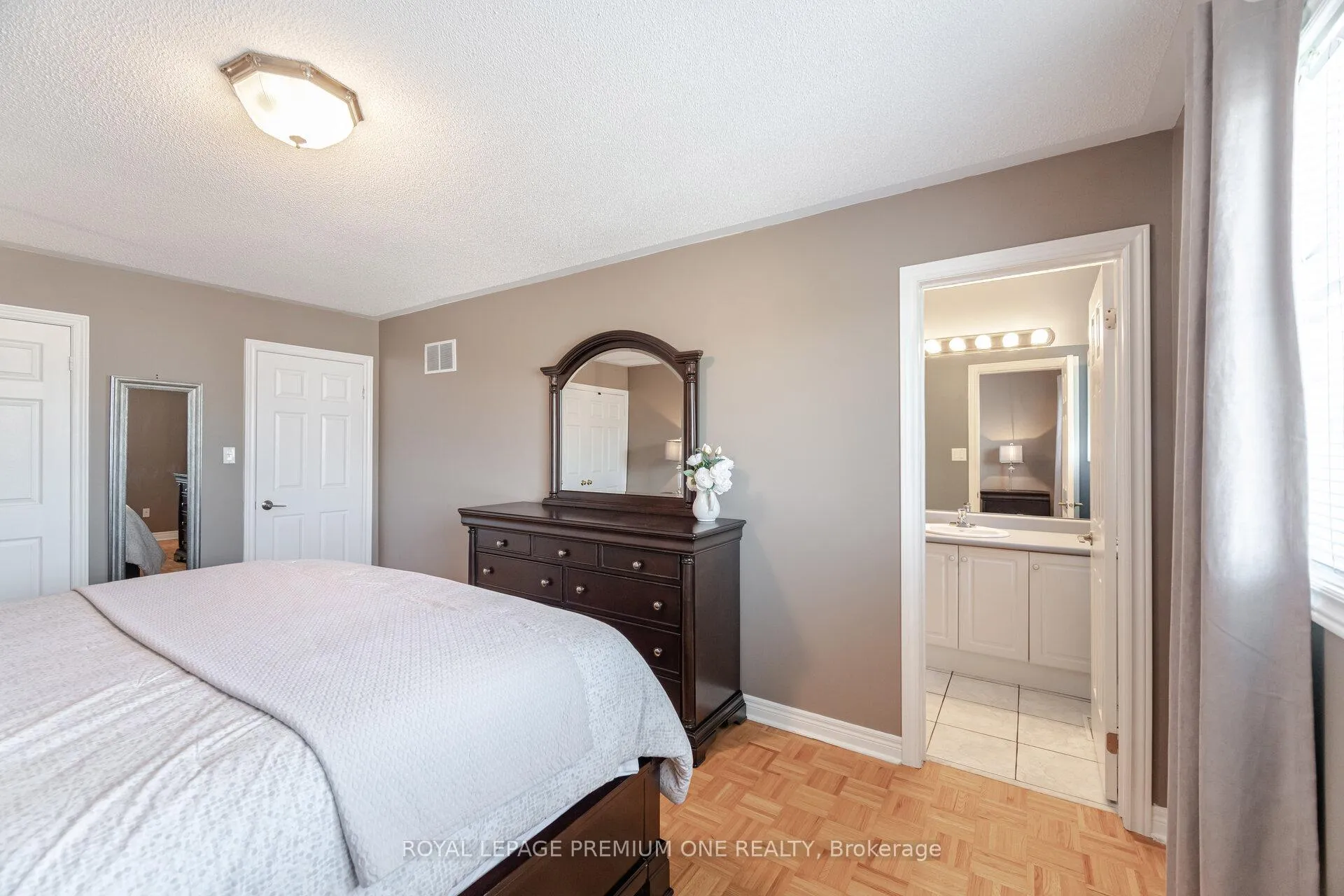 Photo 23 of 71 Archbury Circle, Caledon, Bolton East — HOMEH