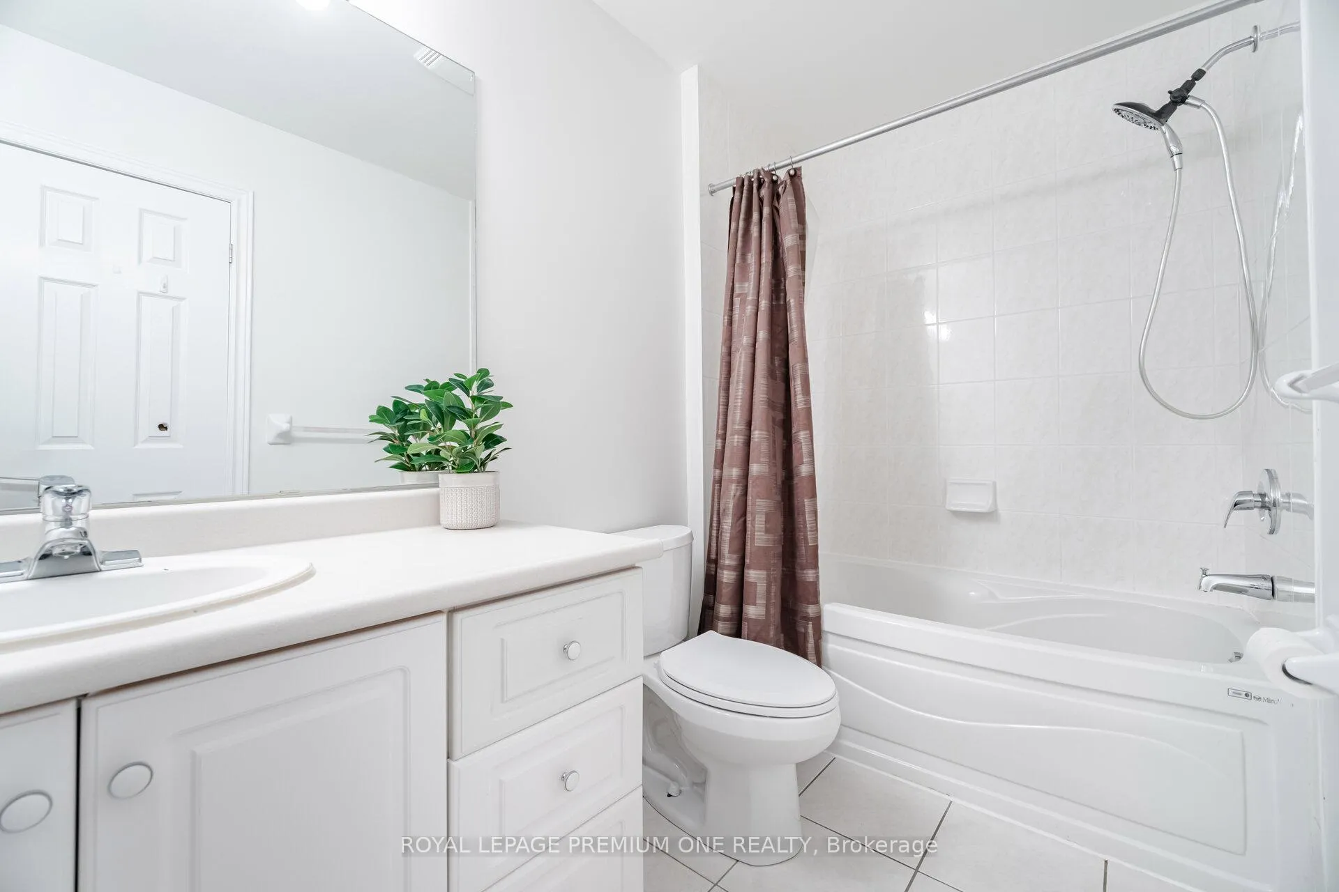 Photo 32 of 71 Archbury Circle, Caledon, Bolton East — HOMEH