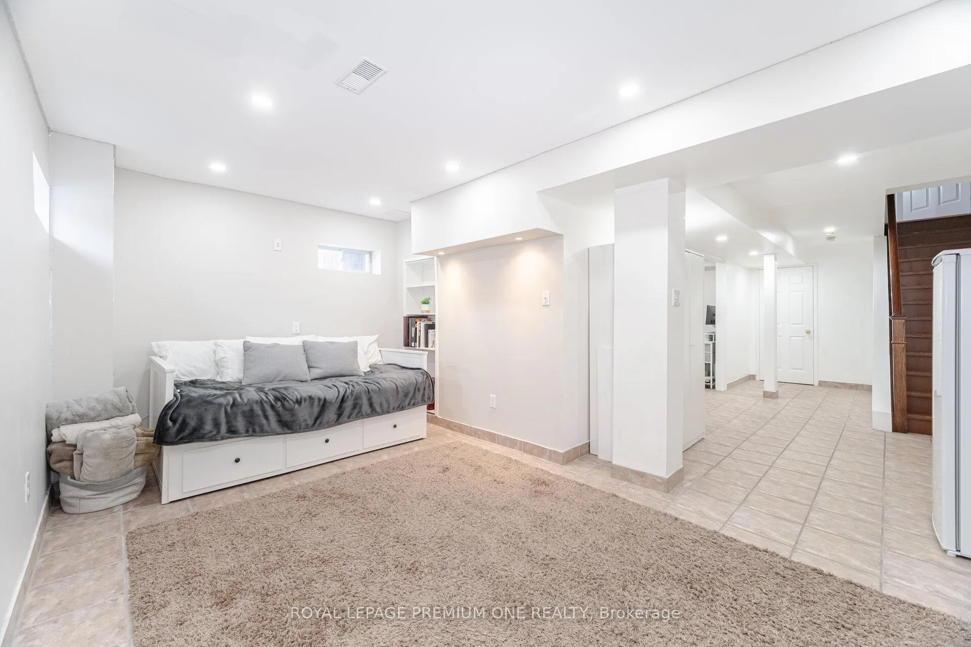 Photo 34 of 71 Archbury Circle, Caledon, Bolton East — HOMEH