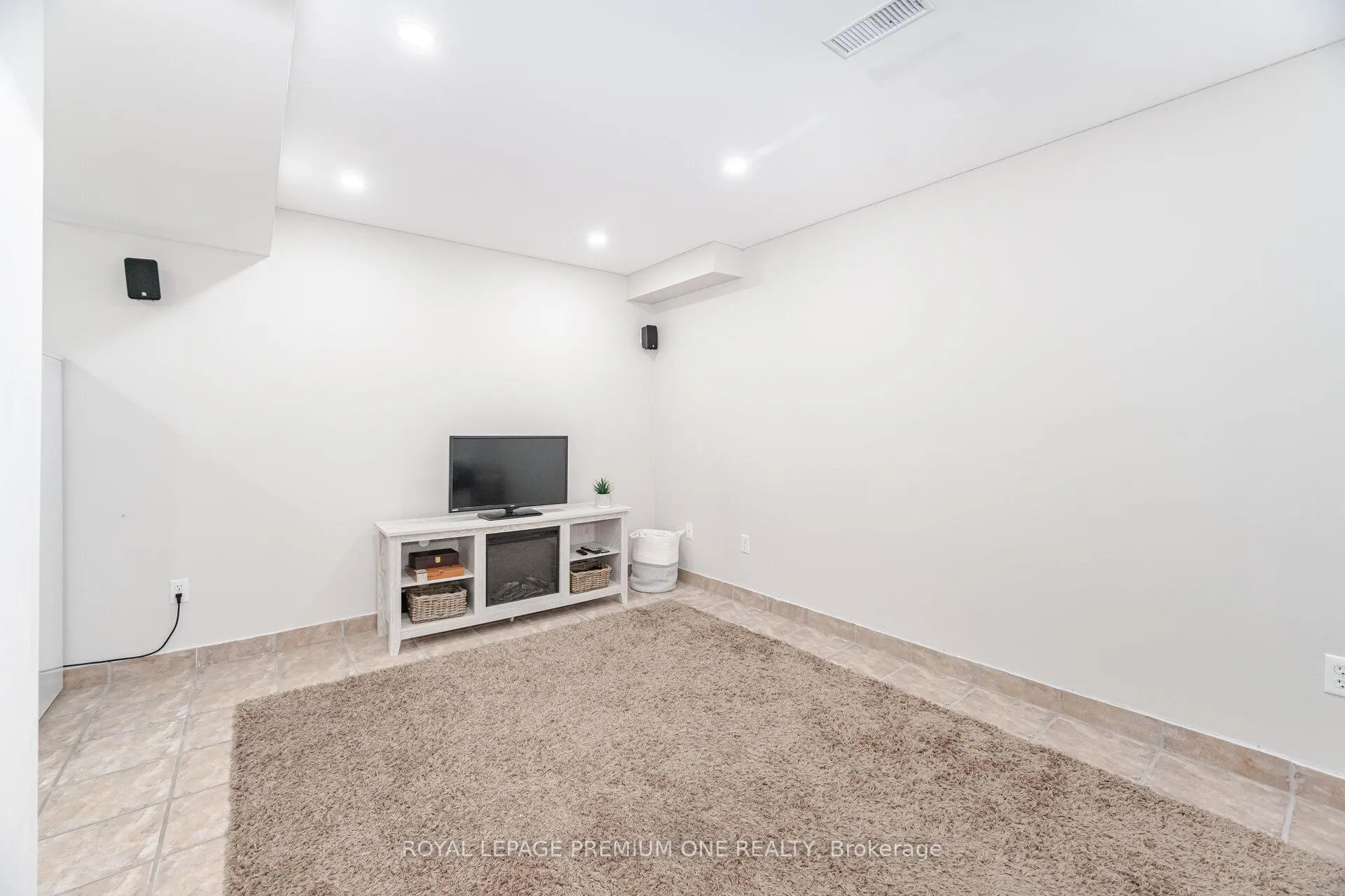 Photo 37 of 71 Archbury Circle, Caledon, Bolton East — HOMEH