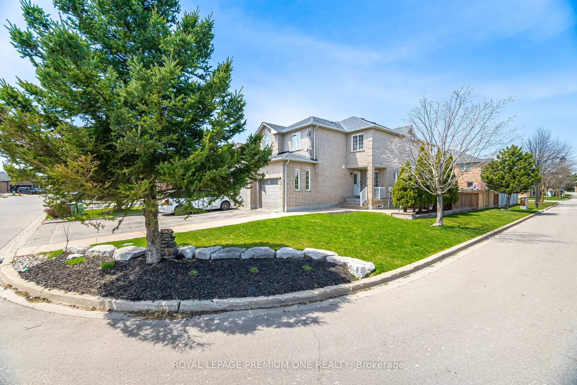 Photo 46 of 71 Archbury Circle, Caledon, Bolton East — HOMEH