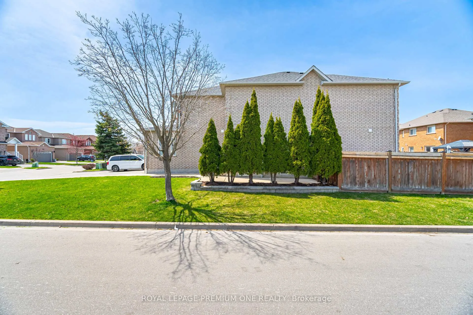 Photo 47 of 71 Archbury Circle, Caledon, Bolton East — HOMEH