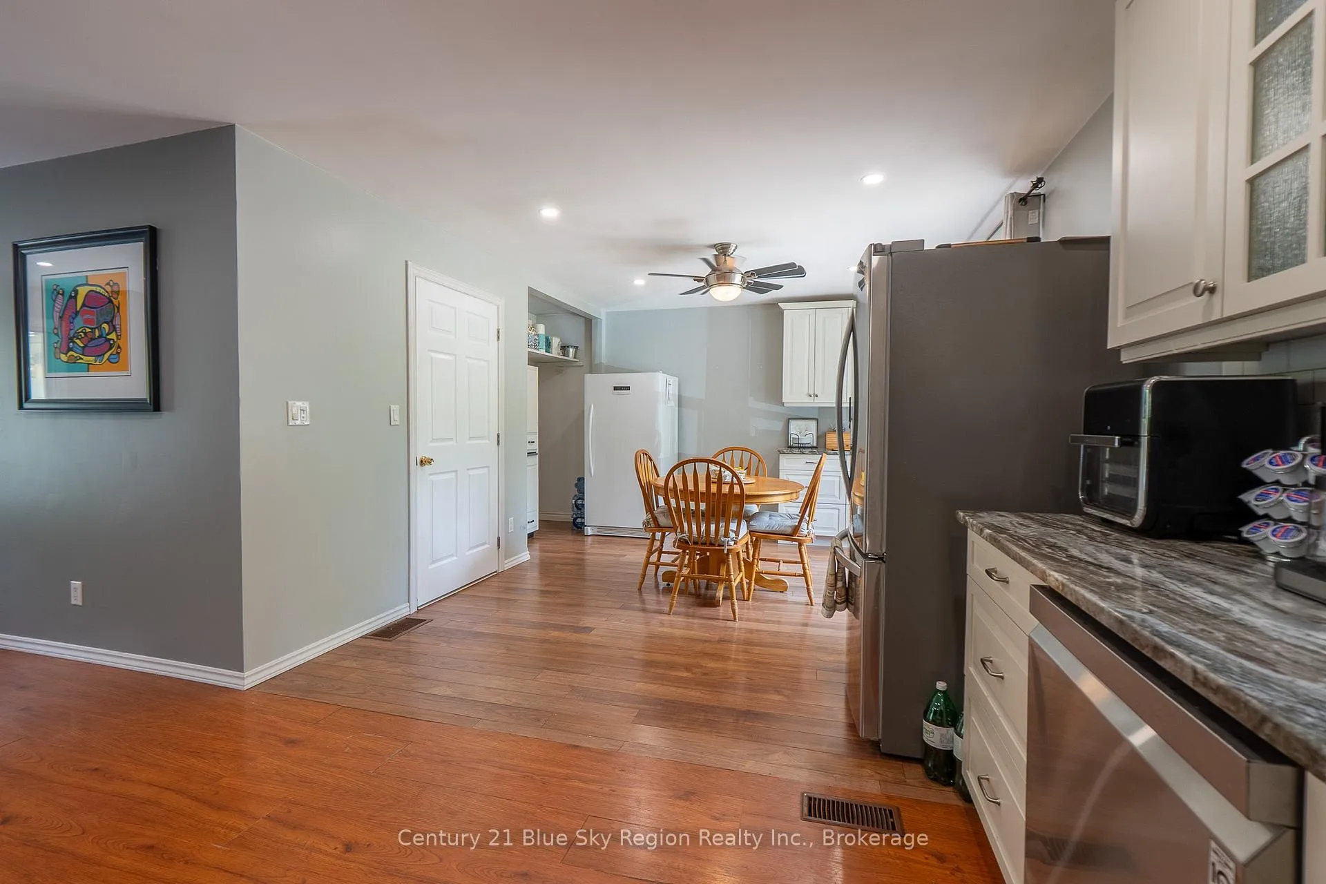 Photo 13 of 927 Albert Street N, Strong — HOMEH