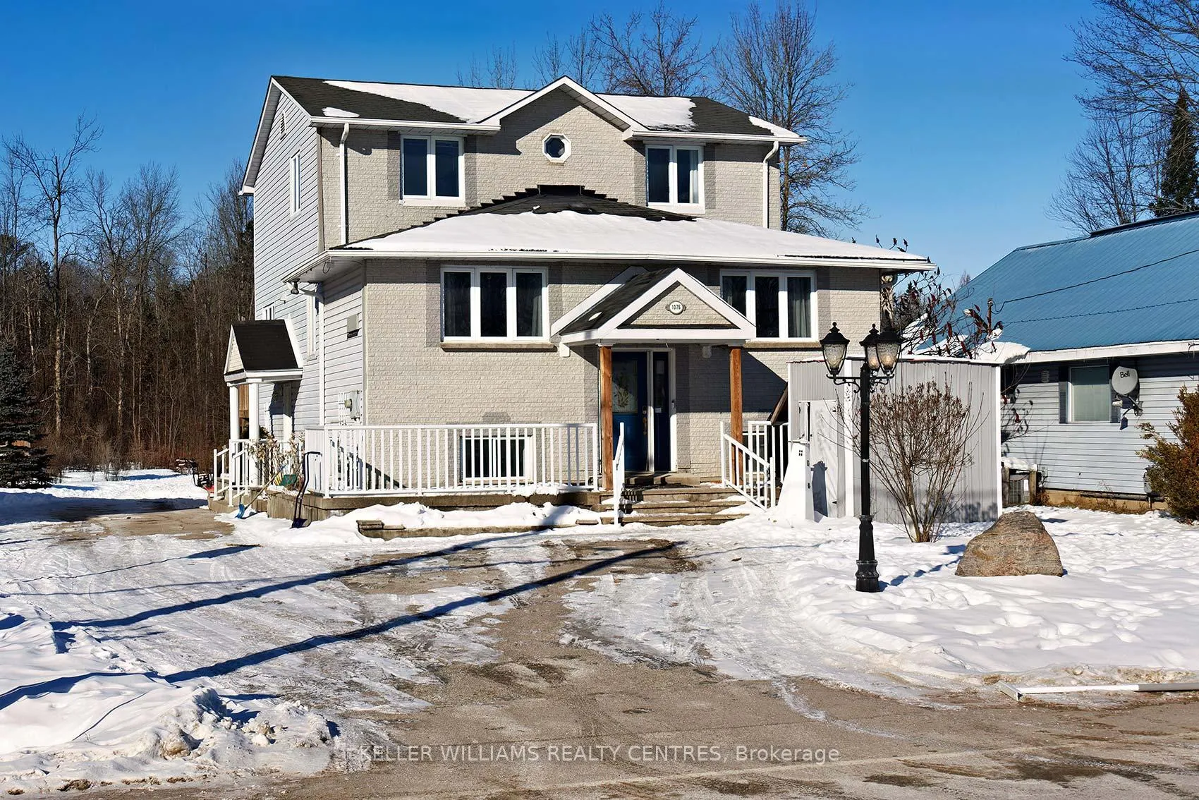 Photo 2 of 1076 Ewart Street, Innisfil, Rural Innisfil — HOMEH