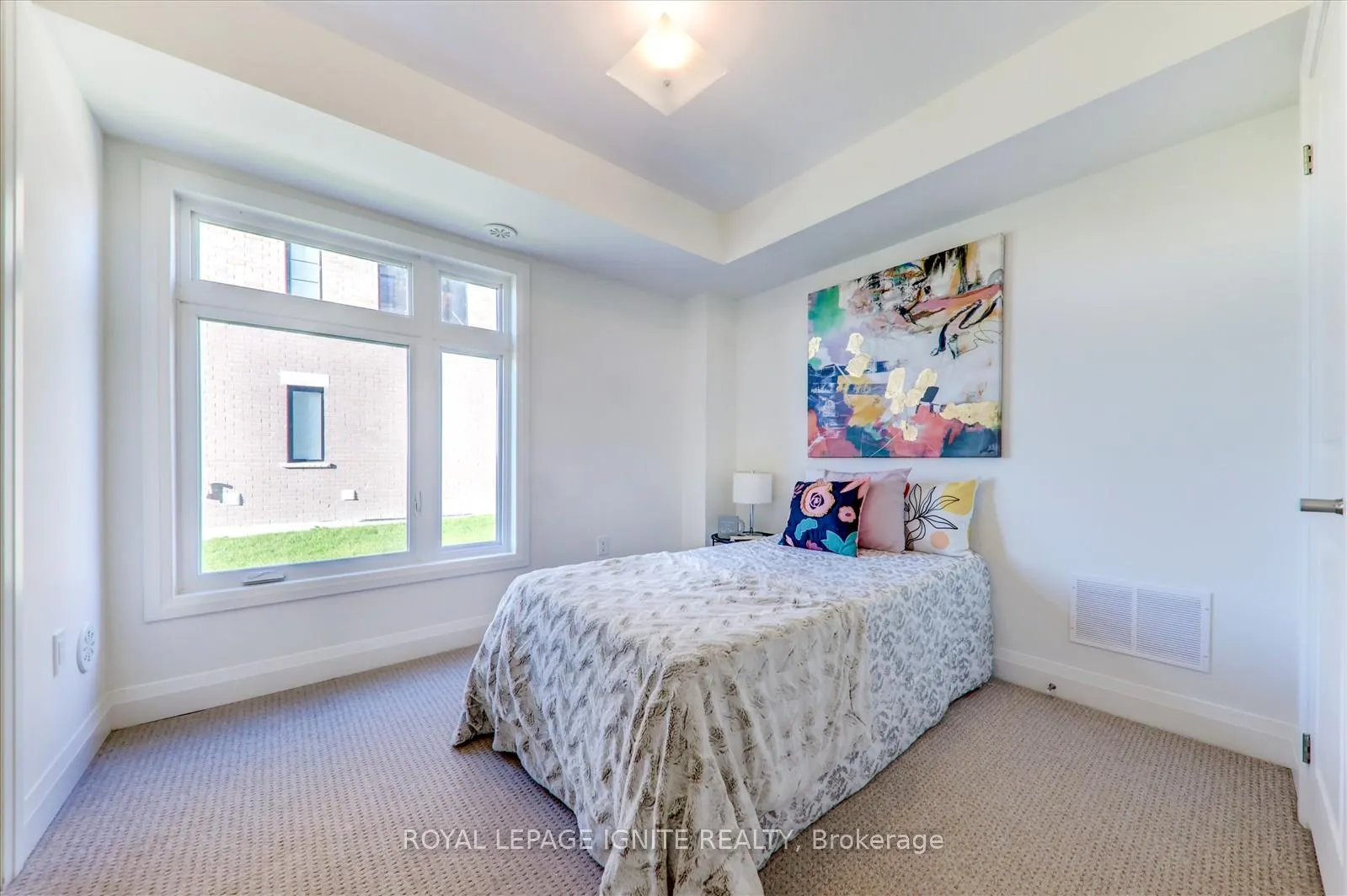 Photo 7 of 821 Port Darlington Road, Clarington, Bowmanville — HOMEH