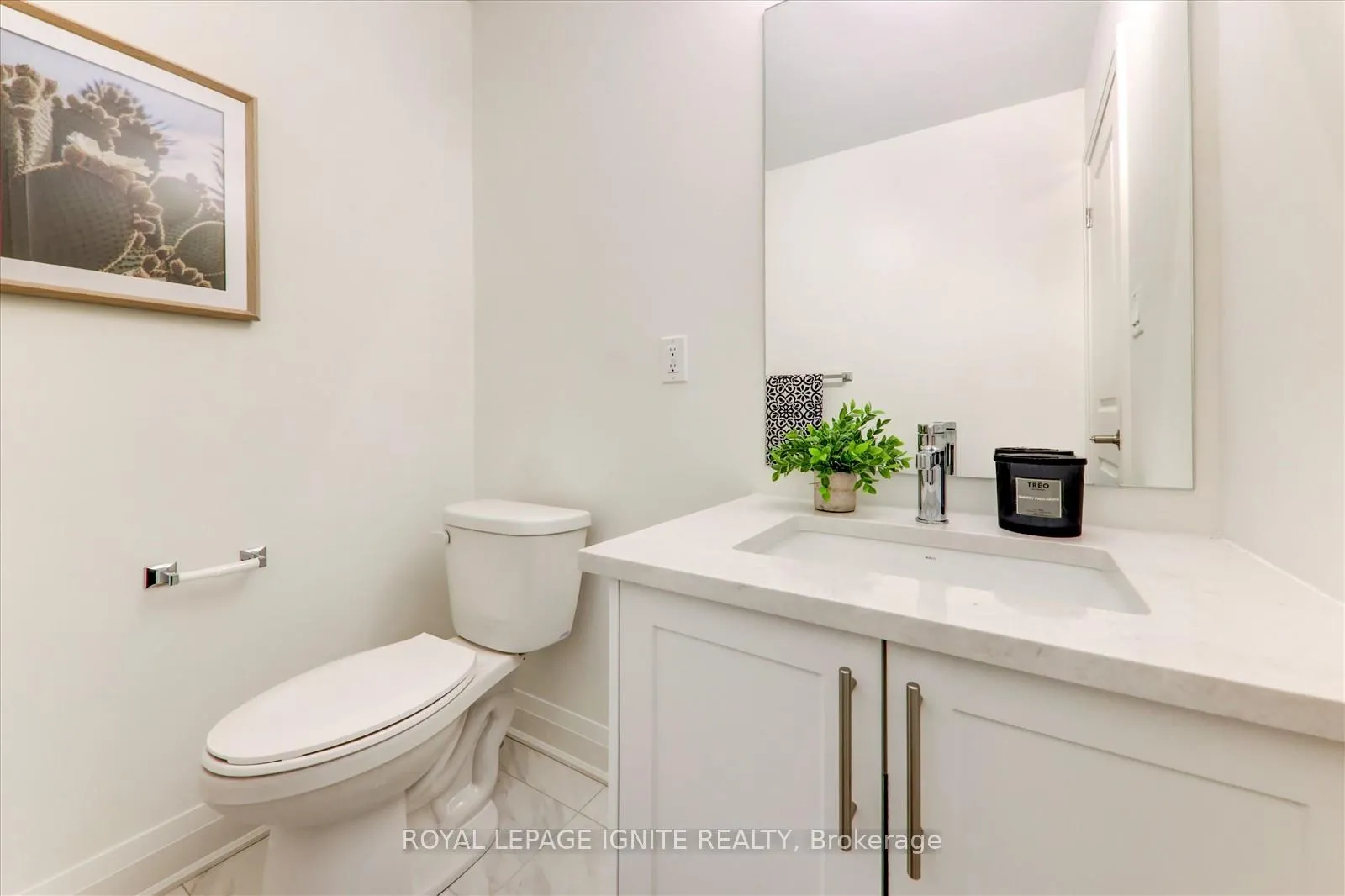 Photo 21 of 821 Port Darlington Road, Clarington, Bowmanville — HOMEH
