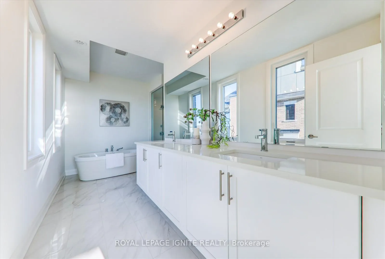 Photo 28 of 821 Port Darlington Road, Clarington, Bowmanville — HOMEH