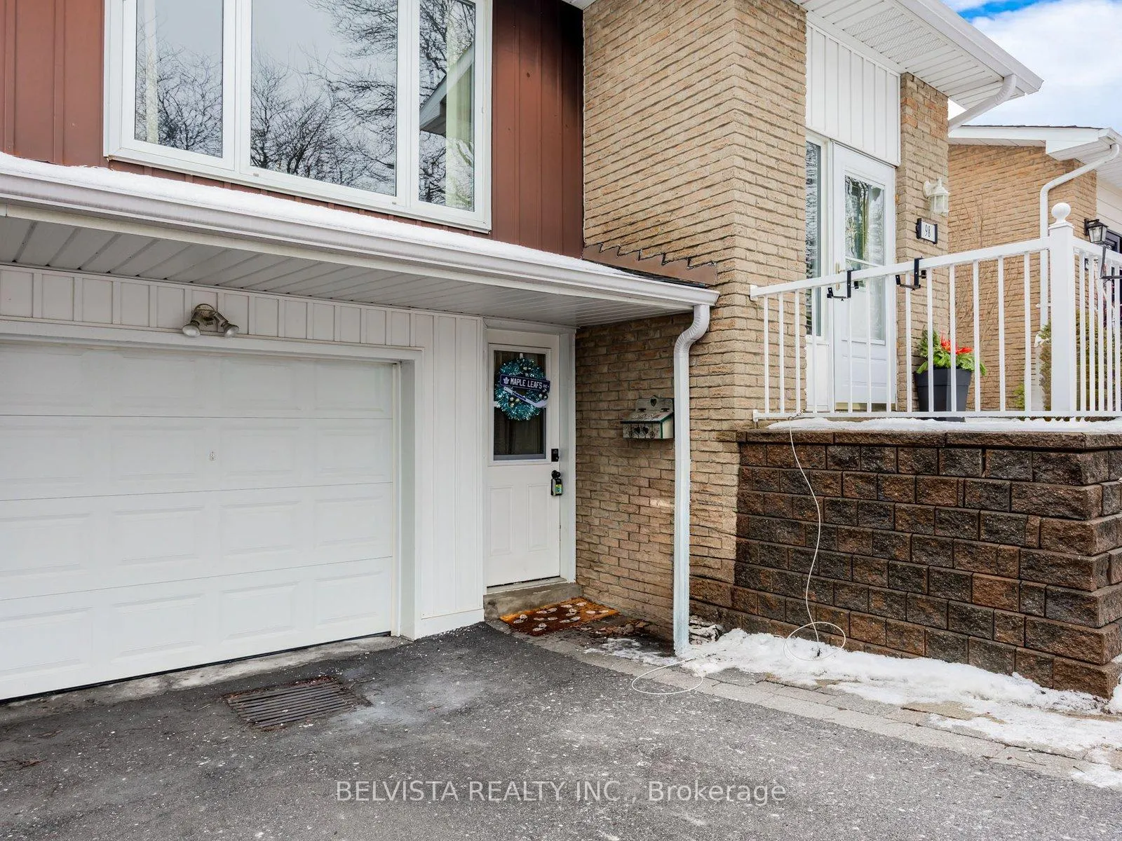 Photo 3 of 98 Guthrie Crescent, Whitby, Lynde Creek — HOMEH