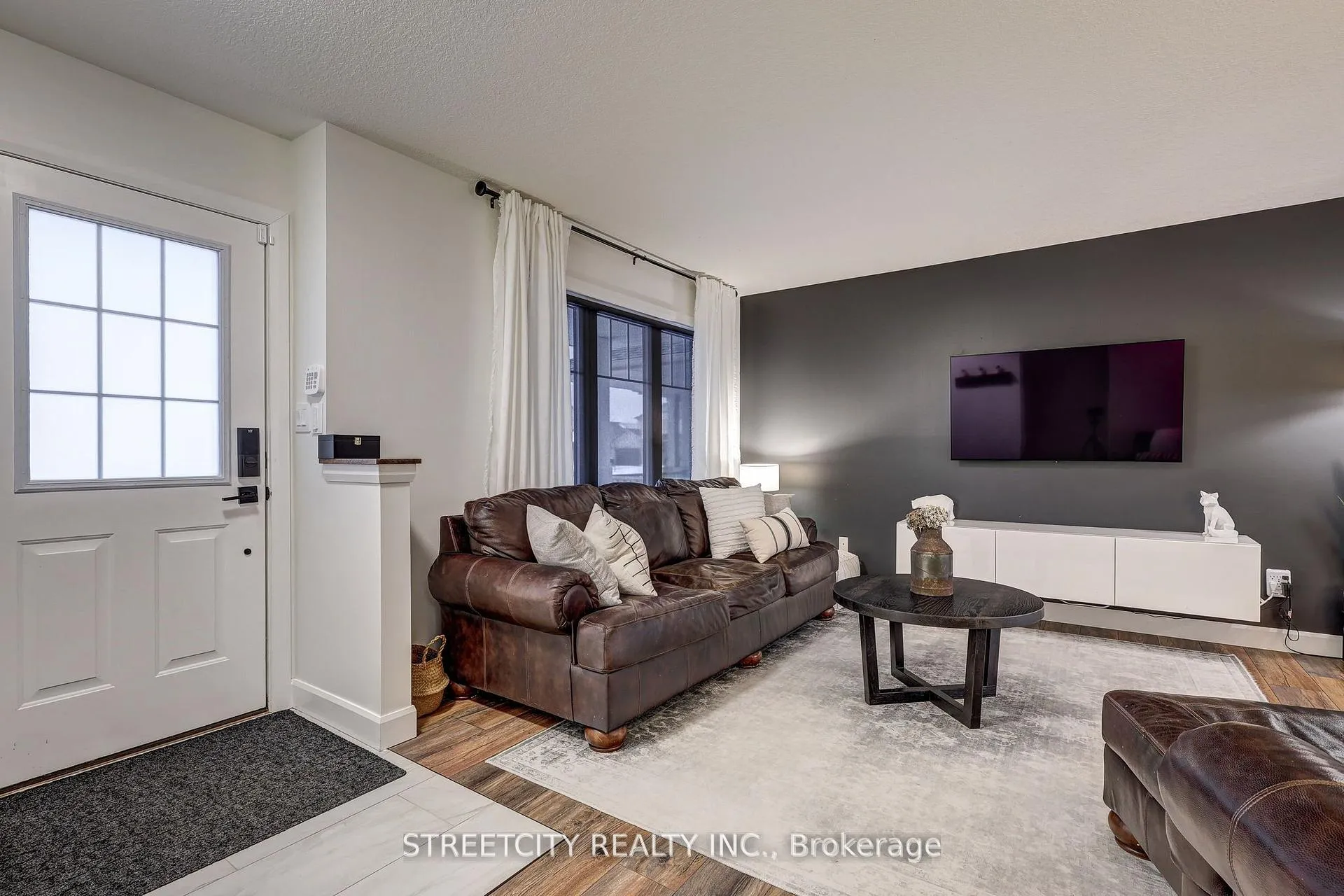Photo 6 of 105 Penhale Avenue, St. Thomas — HOMEH
