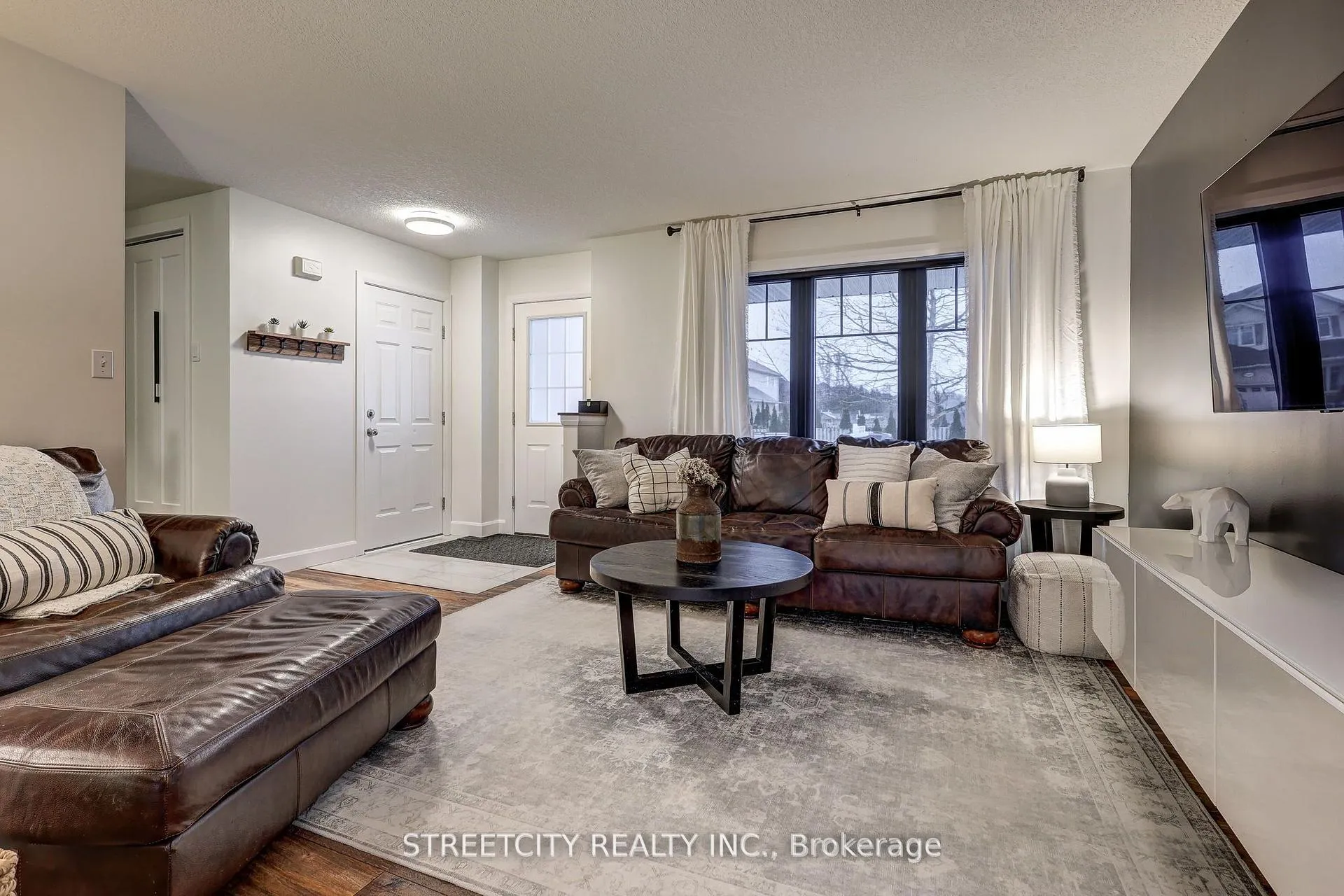 Photo 8 of 105 Penhale Avenue, St. Thomas — HOMEH