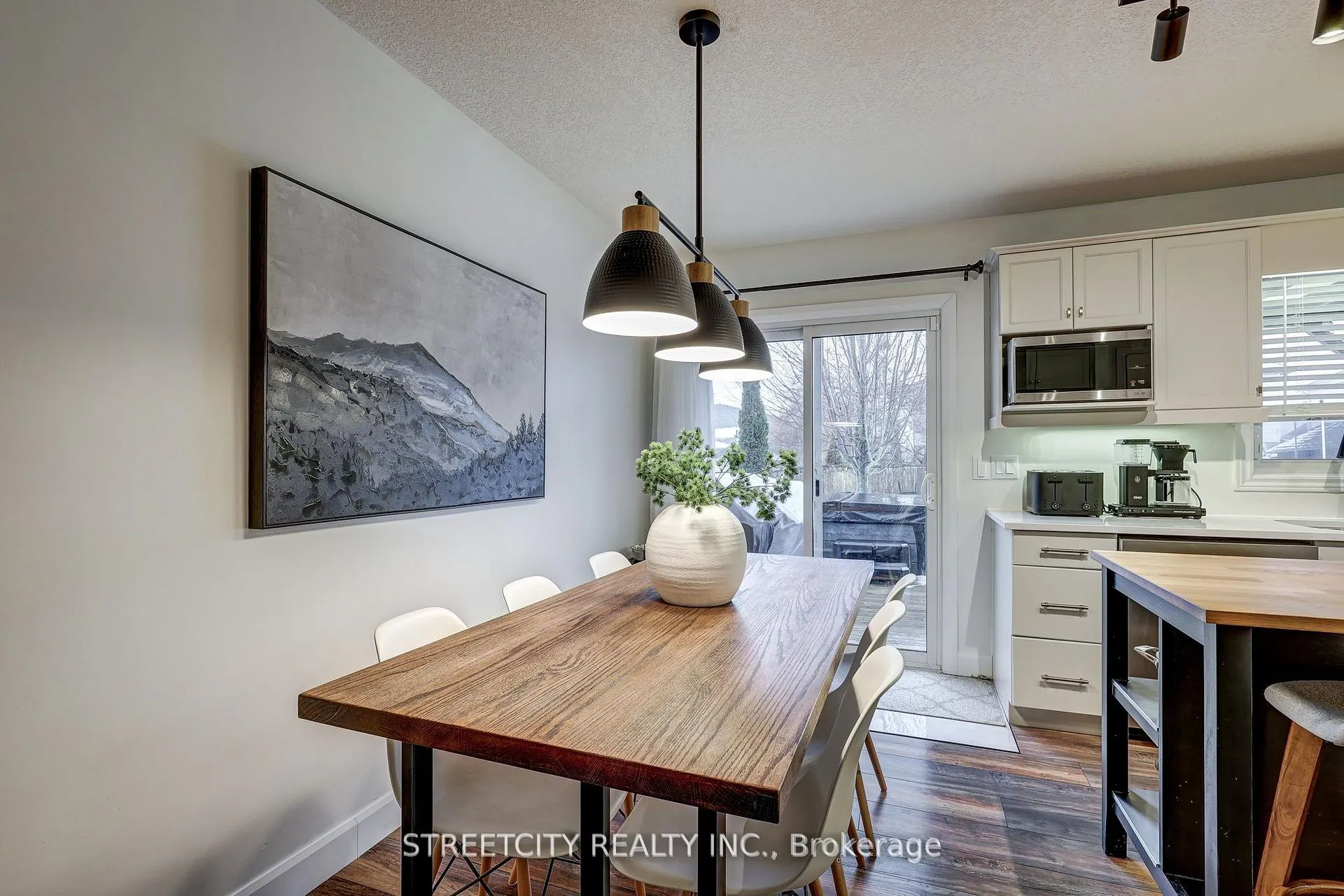 Photo 14 of 105 Penhale Avenue, St. Thomas — HOMEH