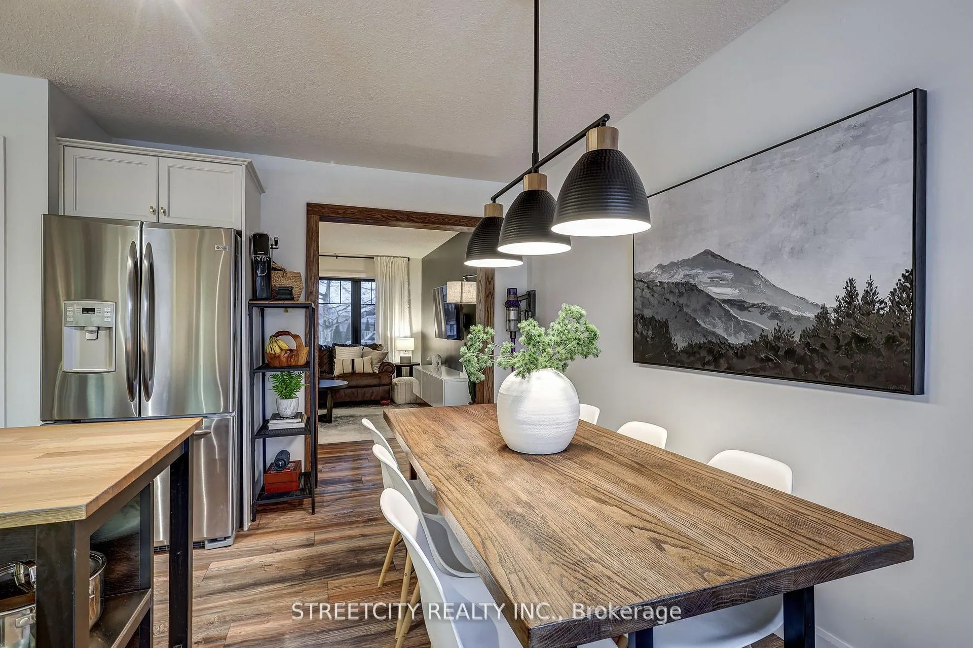 Photo 15 of 105 Penhale Avenue, St. Thomas — HOMEH