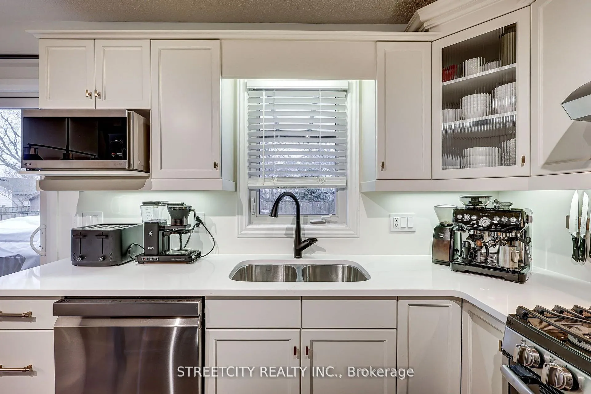 Photo 18 of 105 Penhale Avenue, St. Thomas — HOMEH