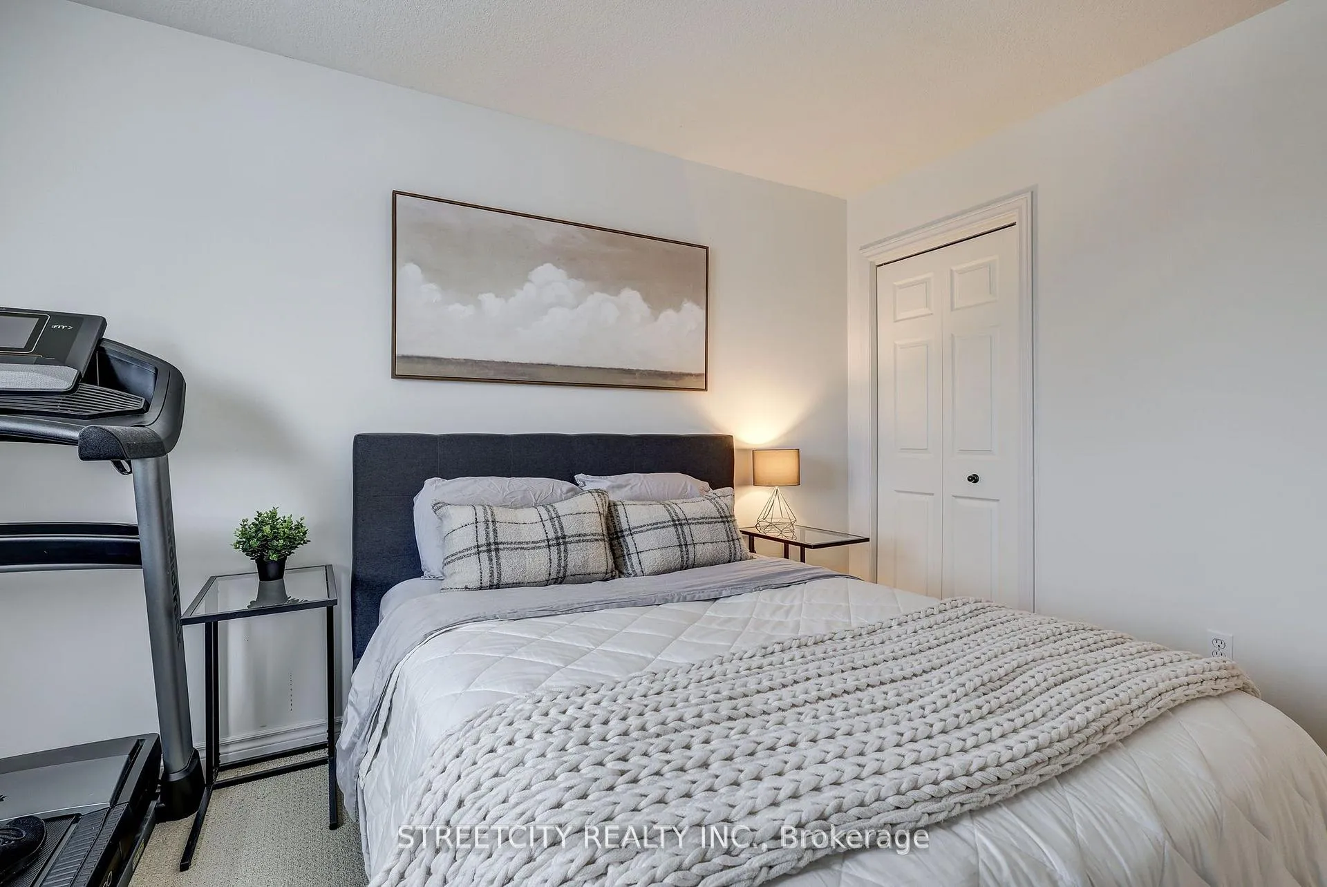 Photo 31 of 105 Penhale Avenue, St. Thomas — HOMEH