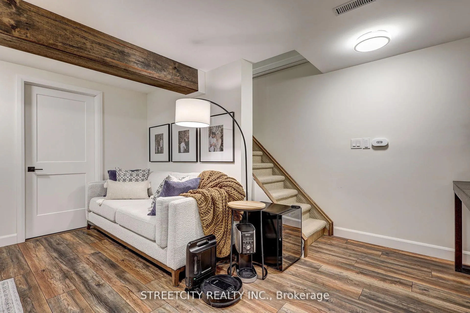 Photo 35 of 105 Penhale Avenue, St. Thomas — HOMEH