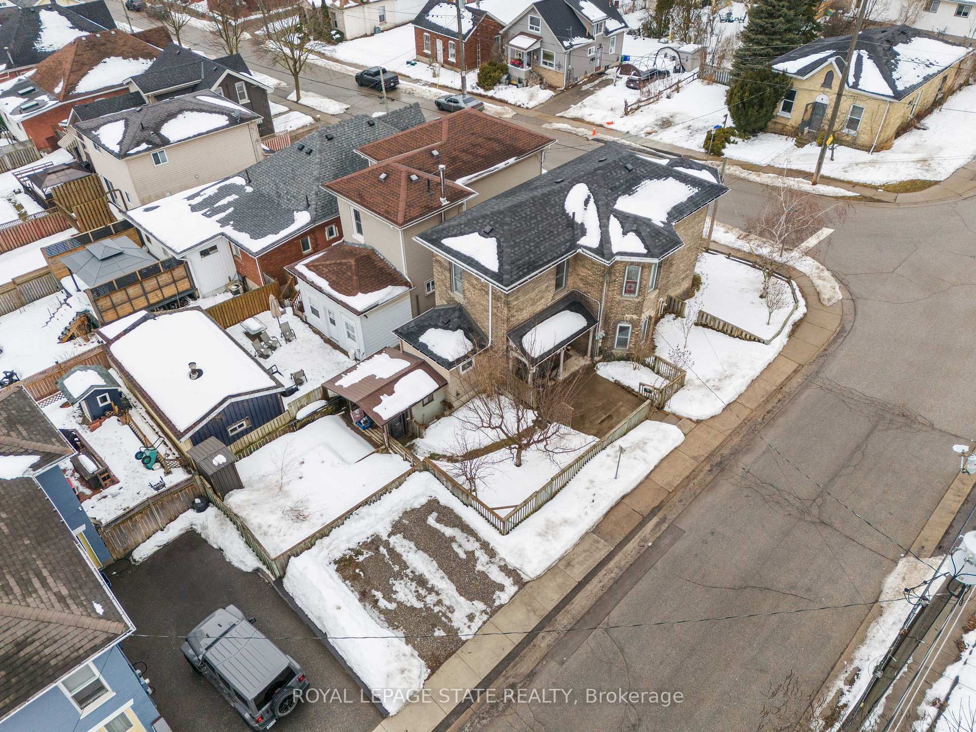 Photo 2 of 39 Niagara Street, Brant, Brantford Twp — HOMEH