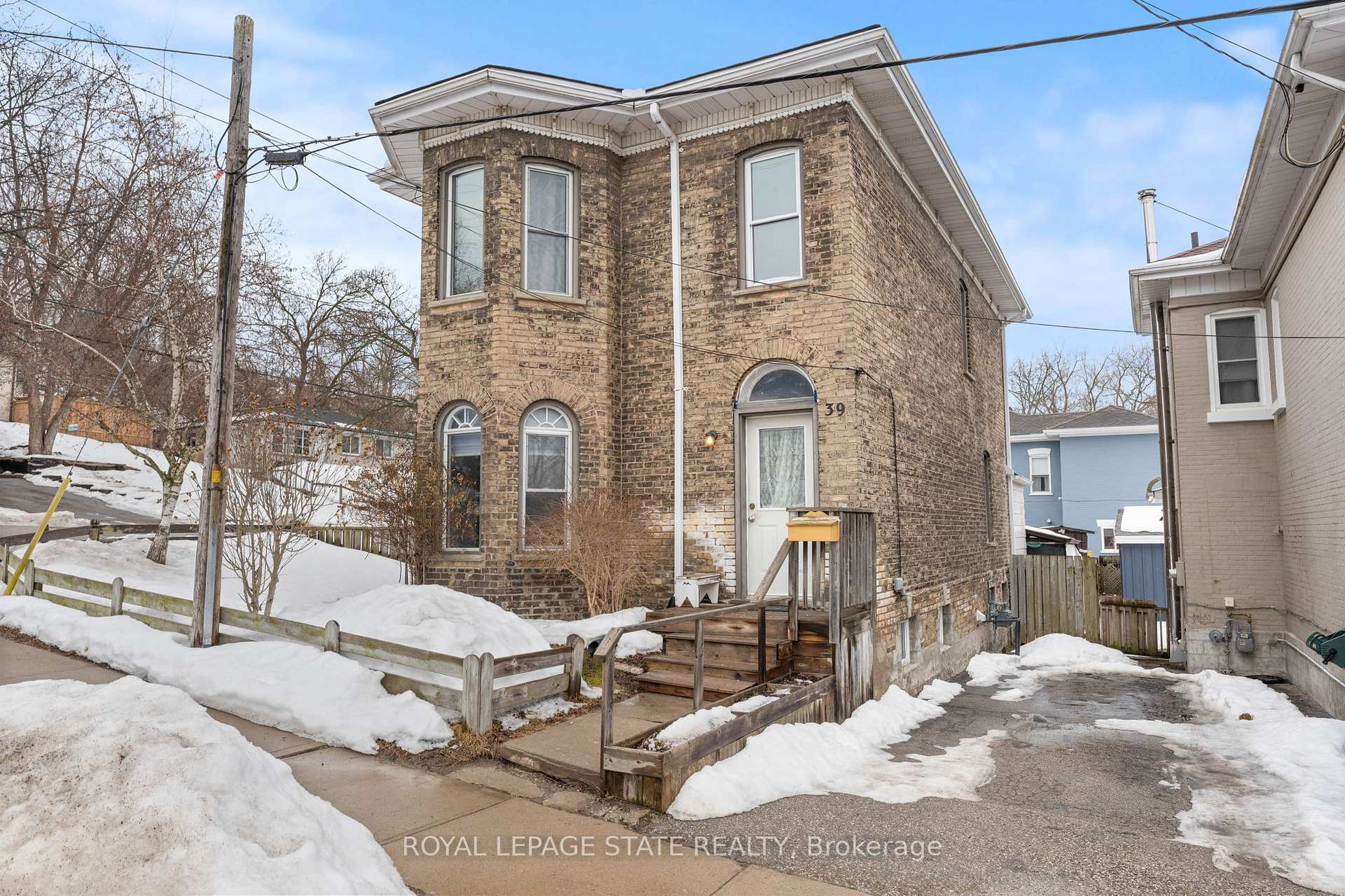 Photo 3 of 39 Niagara Street, Brant, Brantford Twp — HOMEH
