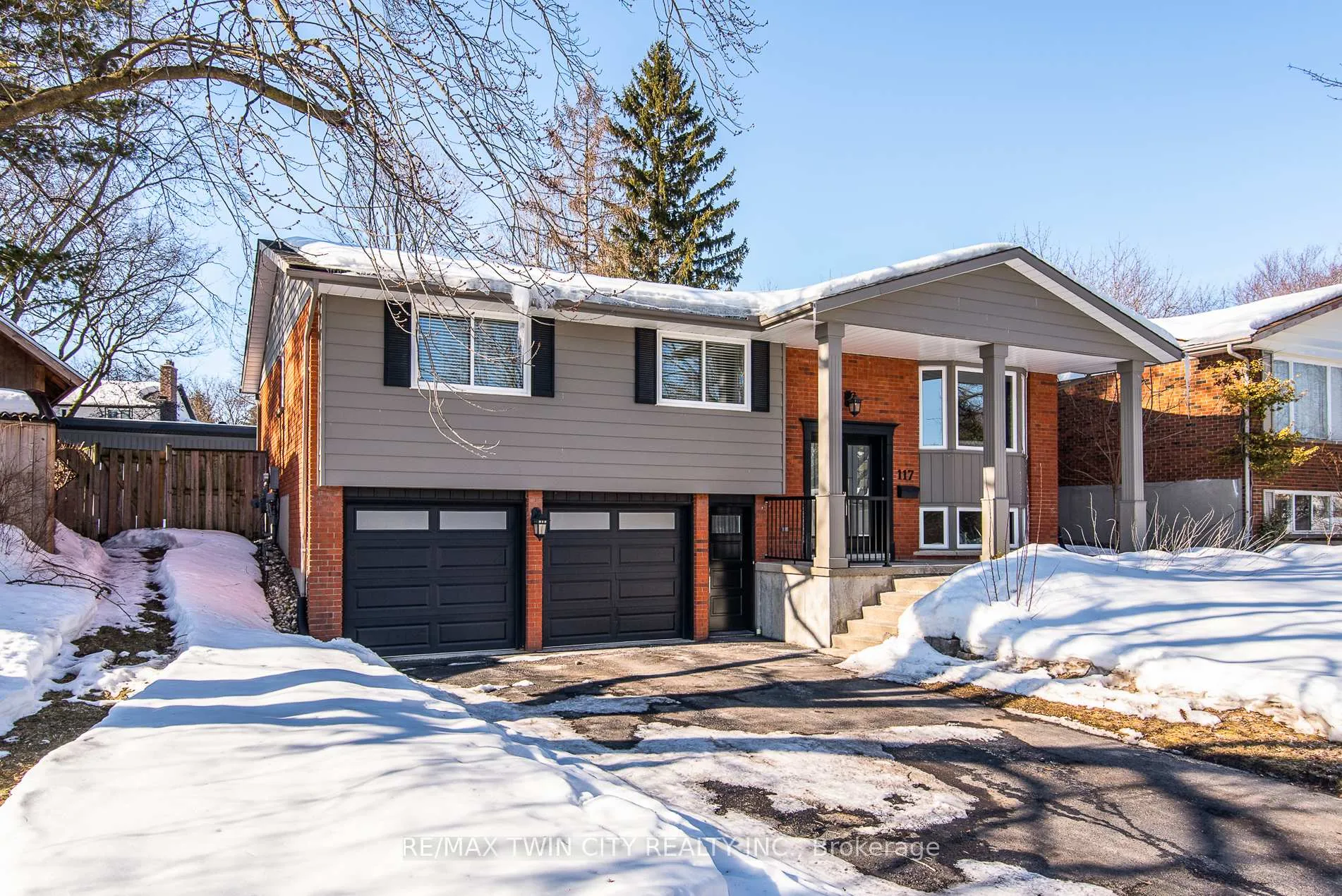 Photo 2 of 117 Candlewood Crescent, Waterloo — HOMEH