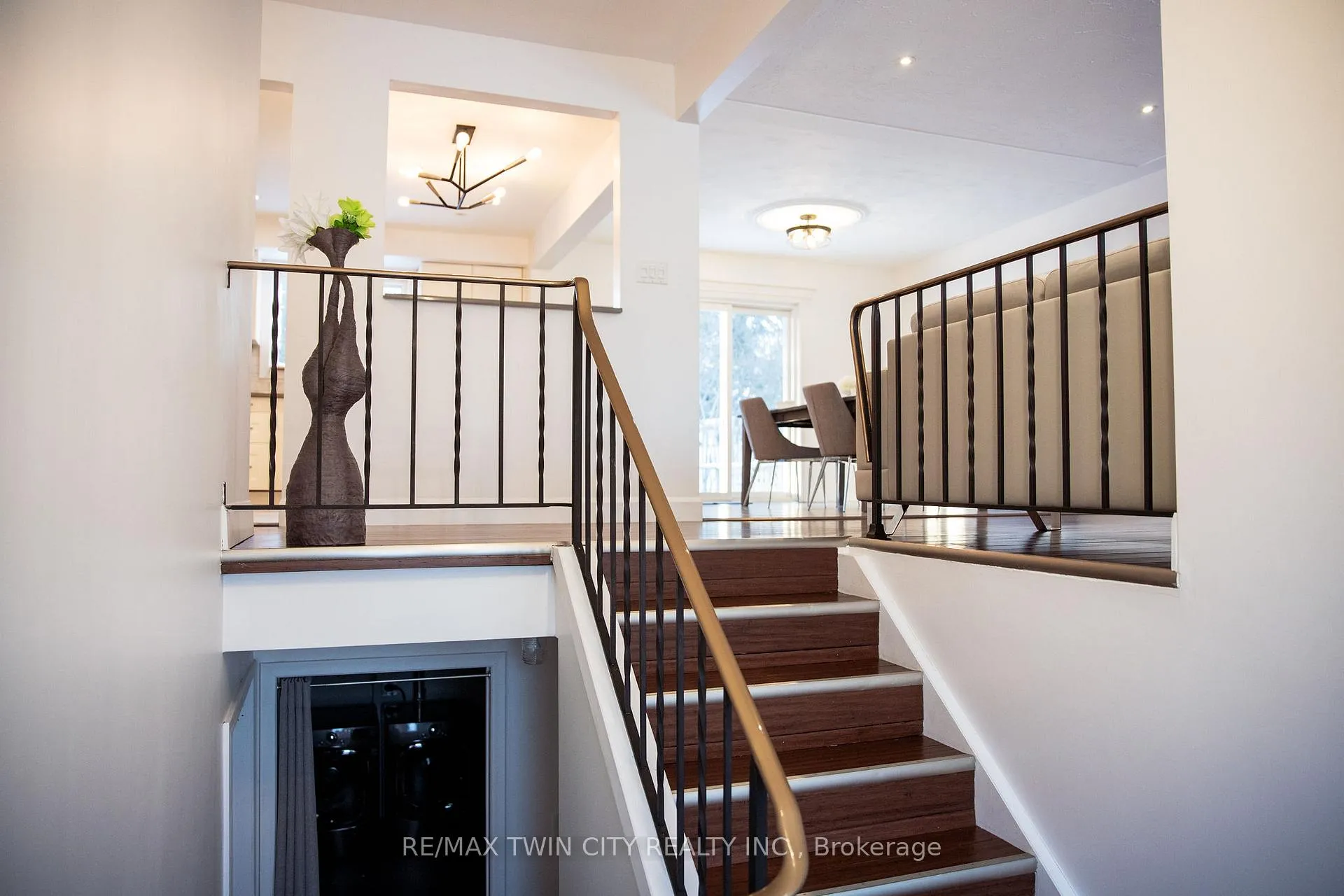 Photo 5 of 117 Candlewood Crescent, Waterloo — HOMEH