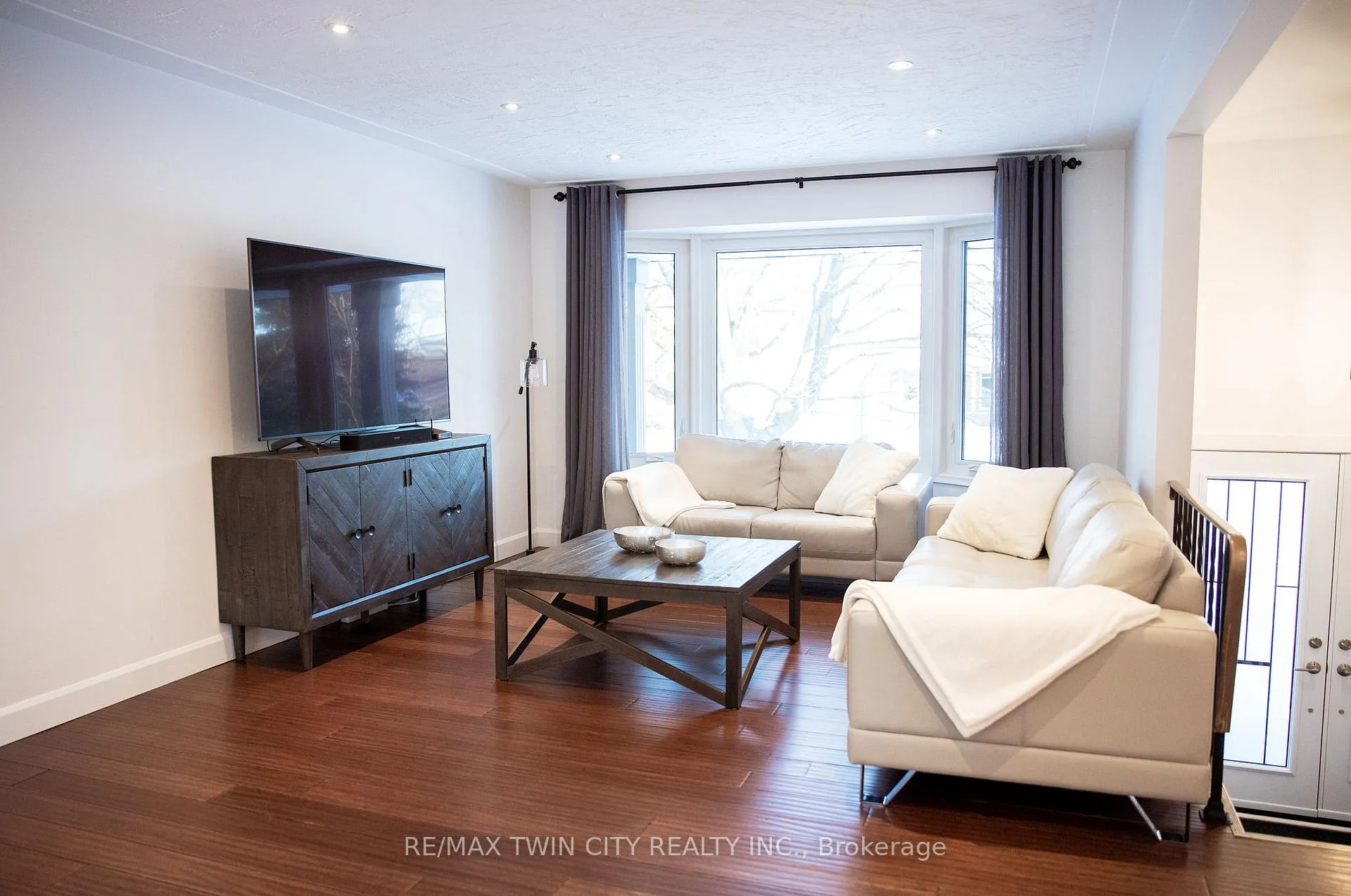 Photo 7 of 117 Candlewood Crescent, Waterloo — HOMEH