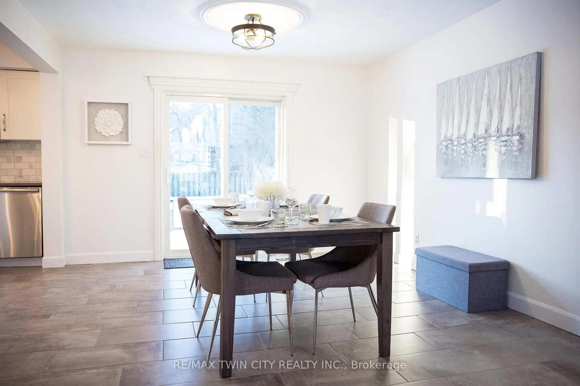 Photo 10 of 117 Candlewood Crescent, Waterloo — HOMEH