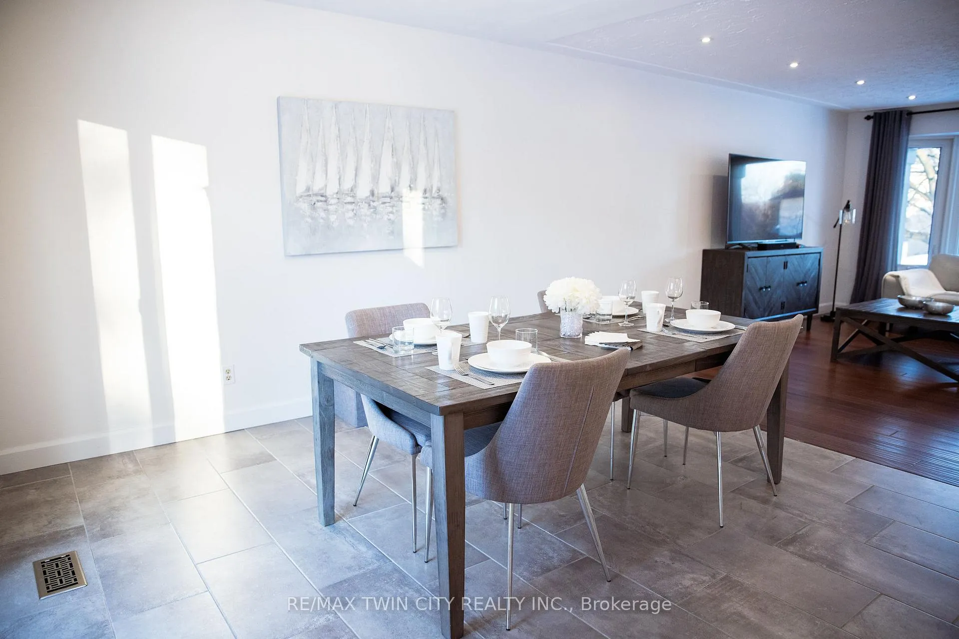 Photo 14 of 117 Candlewood Crescent, Waterloo — HOMEH