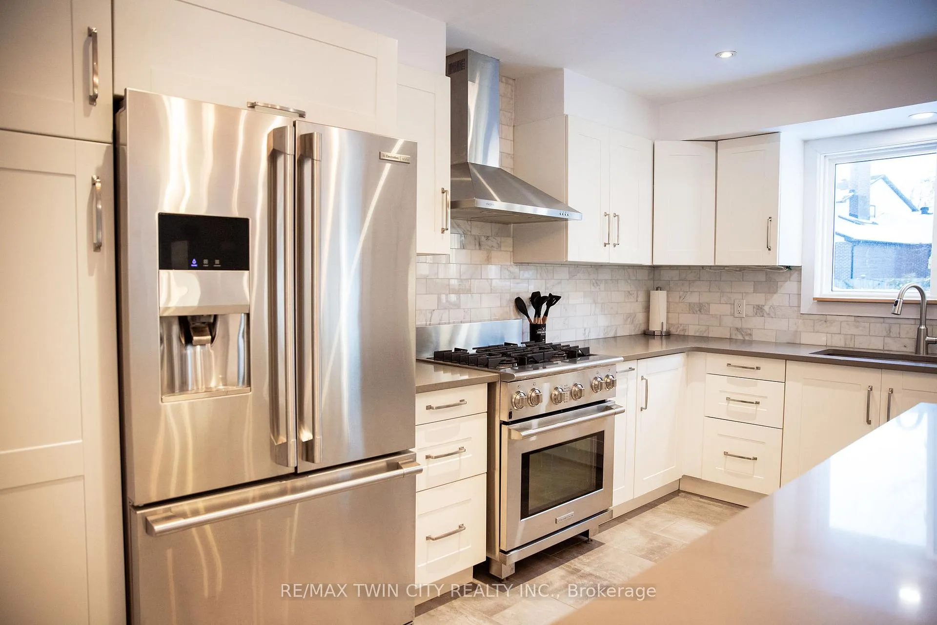 Photo 15 of 117 Candlewood Crescent, Waterloo — HOMEH
