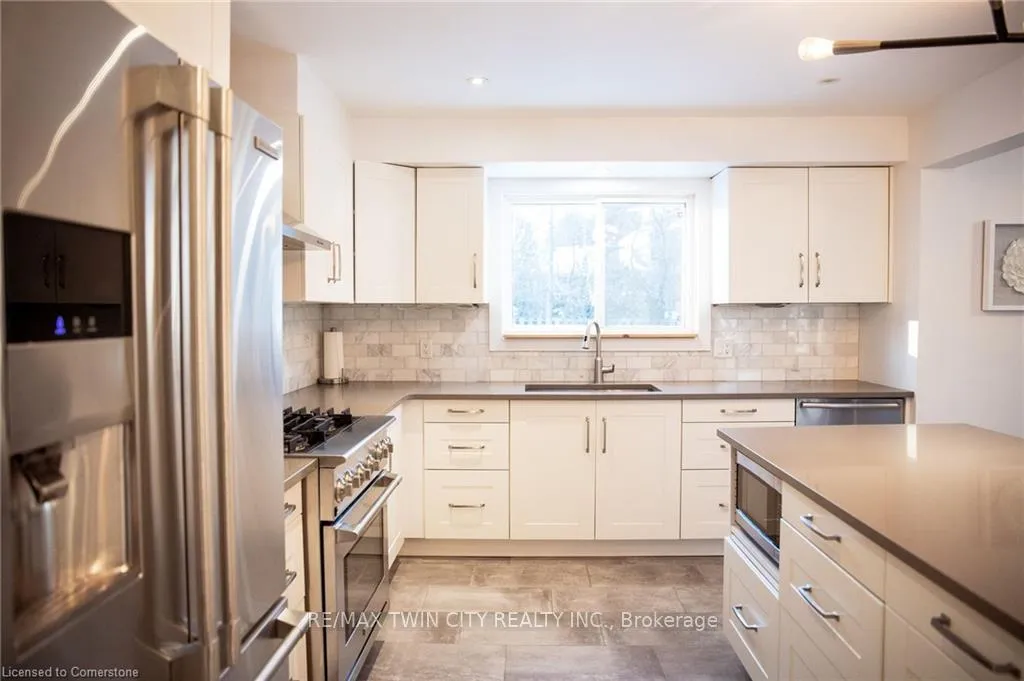 Photo 16 of 117 Candlewood Crescent, Waterloo — HOMEH
