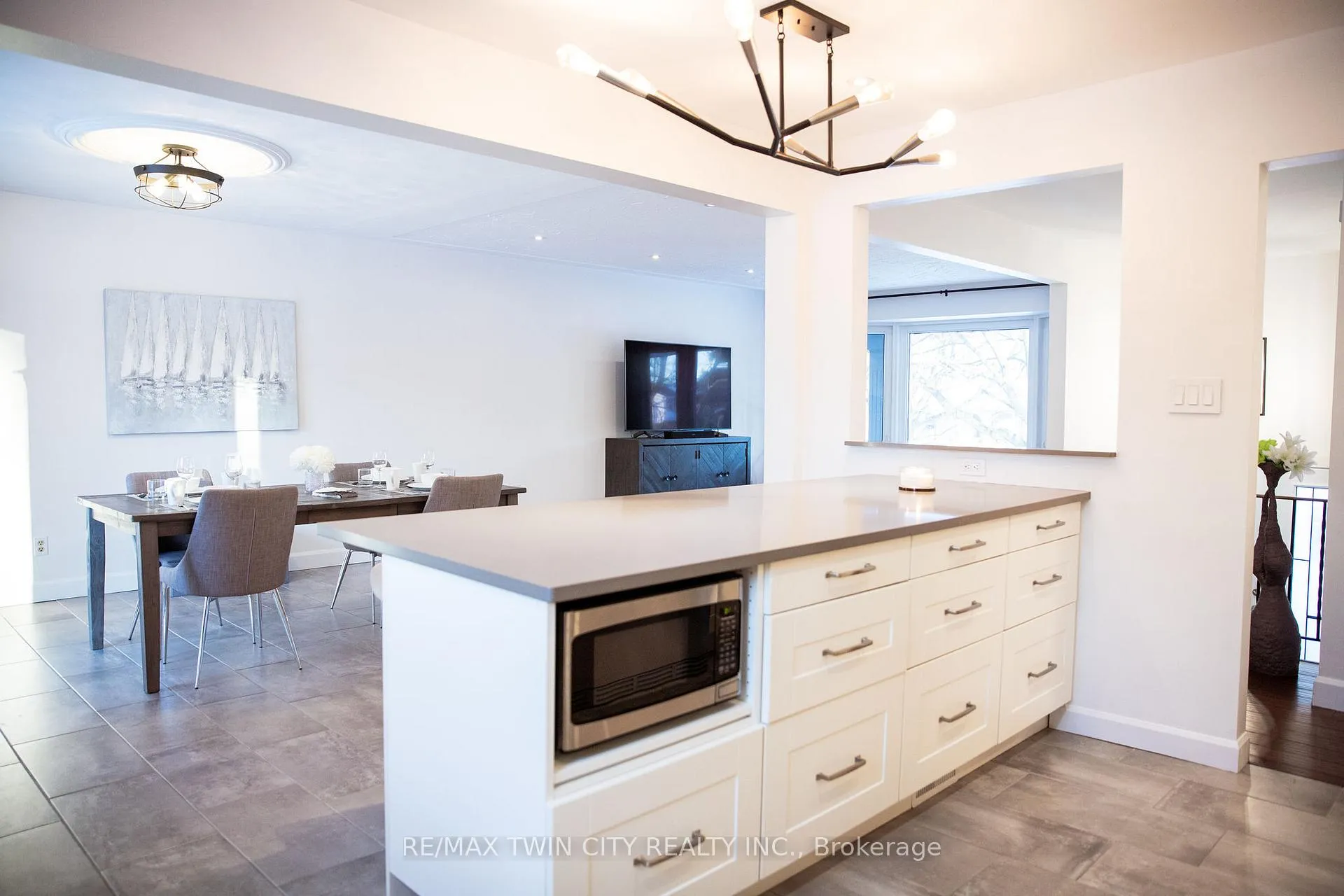 Photo 19 of 117 Candlewood Crescent, Waterloo — HOMEH