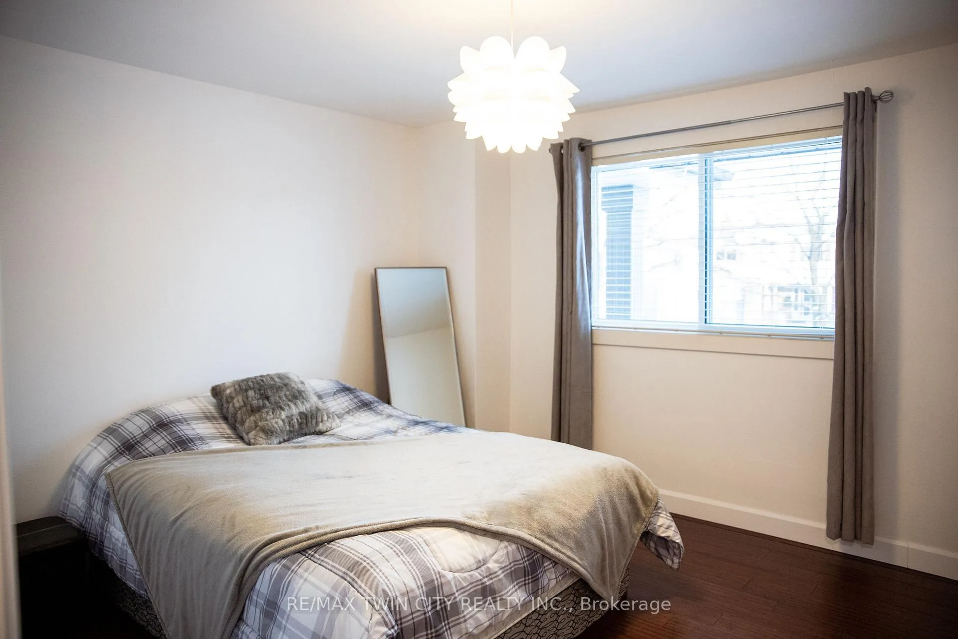 Photo 24 of 117 Candlewood Crescent, Waterloo — HOMEH
