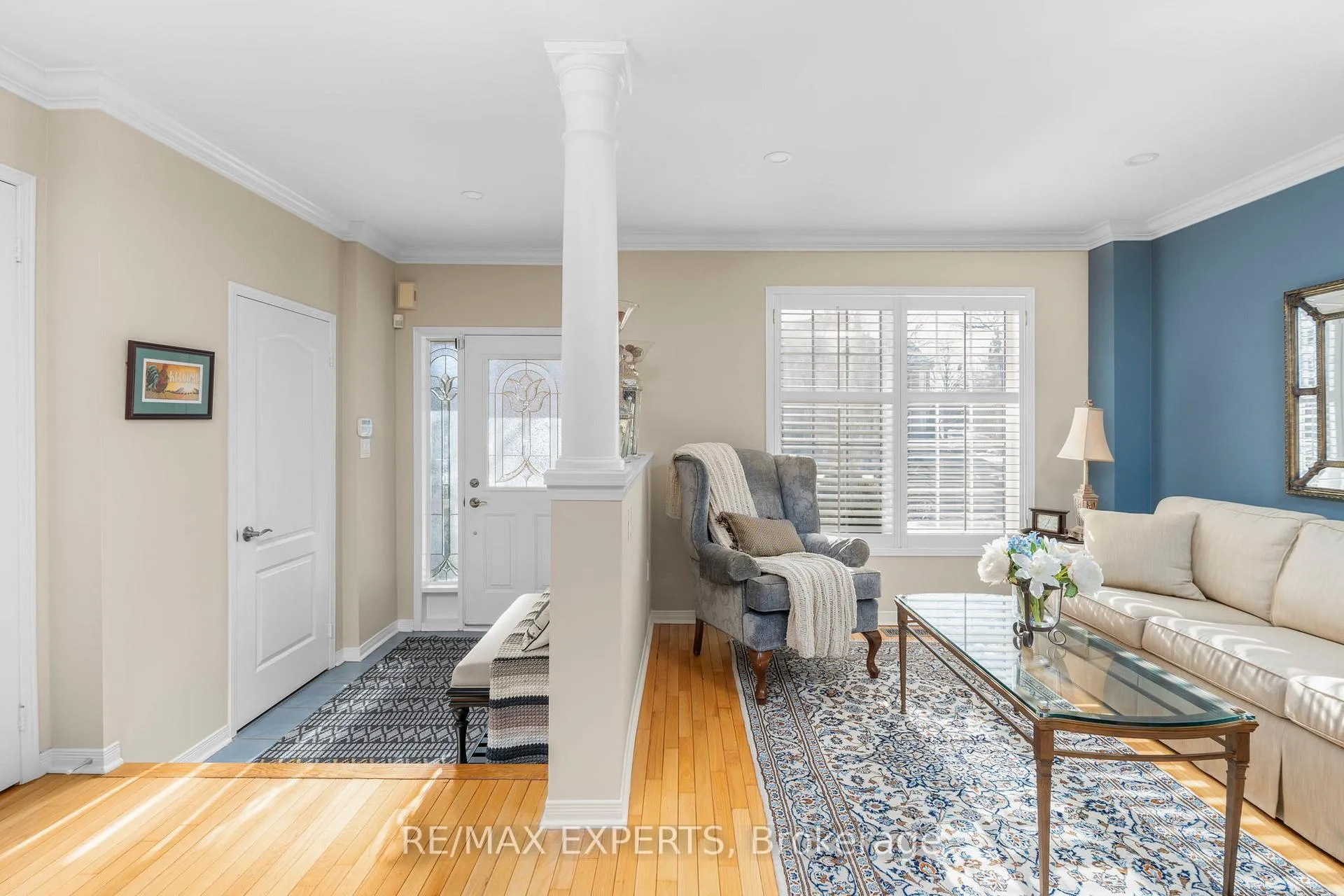 Photo 7 of 24 Dufferin Hill Drive, Vaughan, Patterson — HOMEH