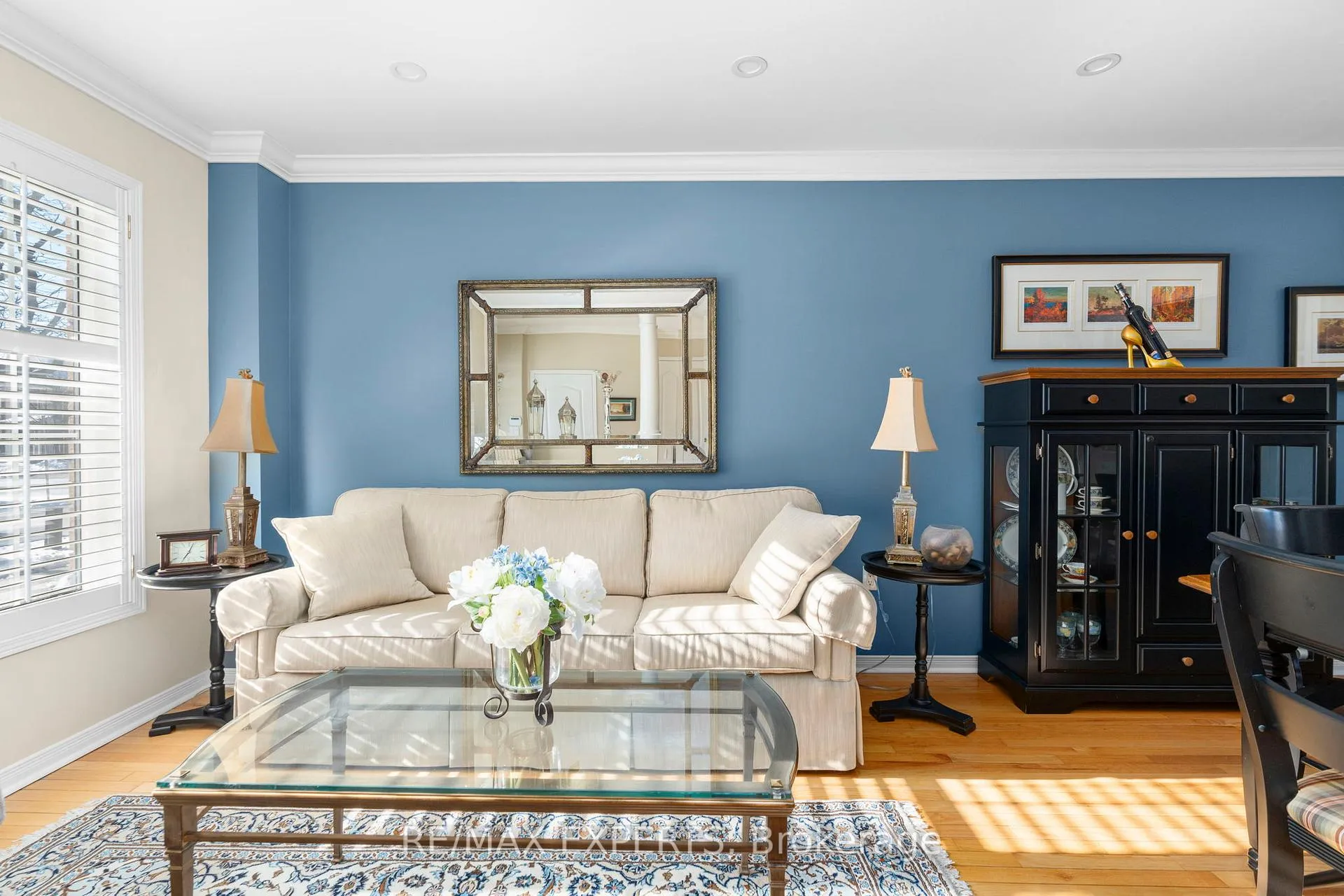 Photo 9 of 24 Dufferin Hill Drive, Vaughan, Patterson — HOMEH