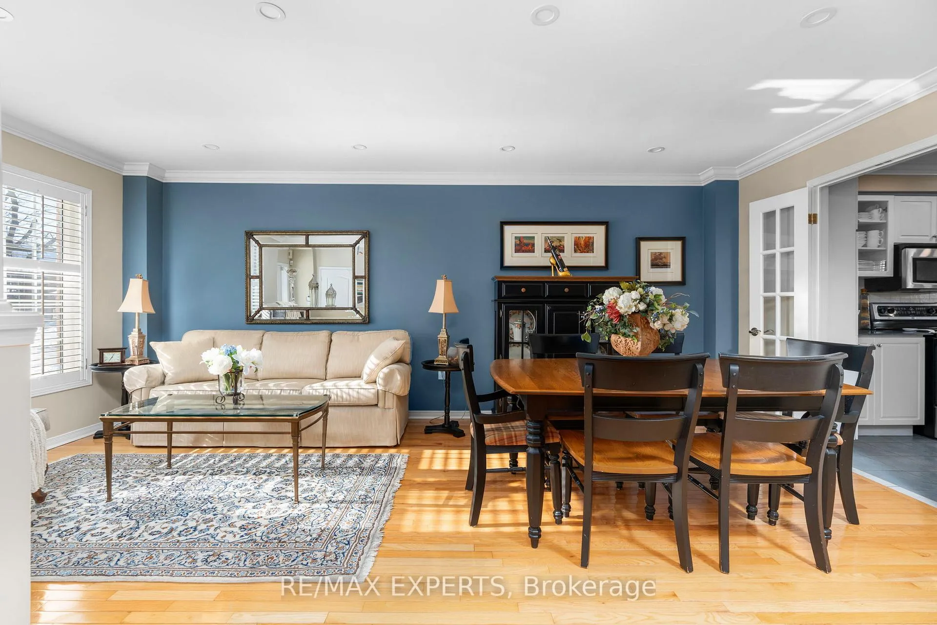 Photo 11 of 24 Dufferin Hill Drive, Vaughan, Patterson — HOMEH