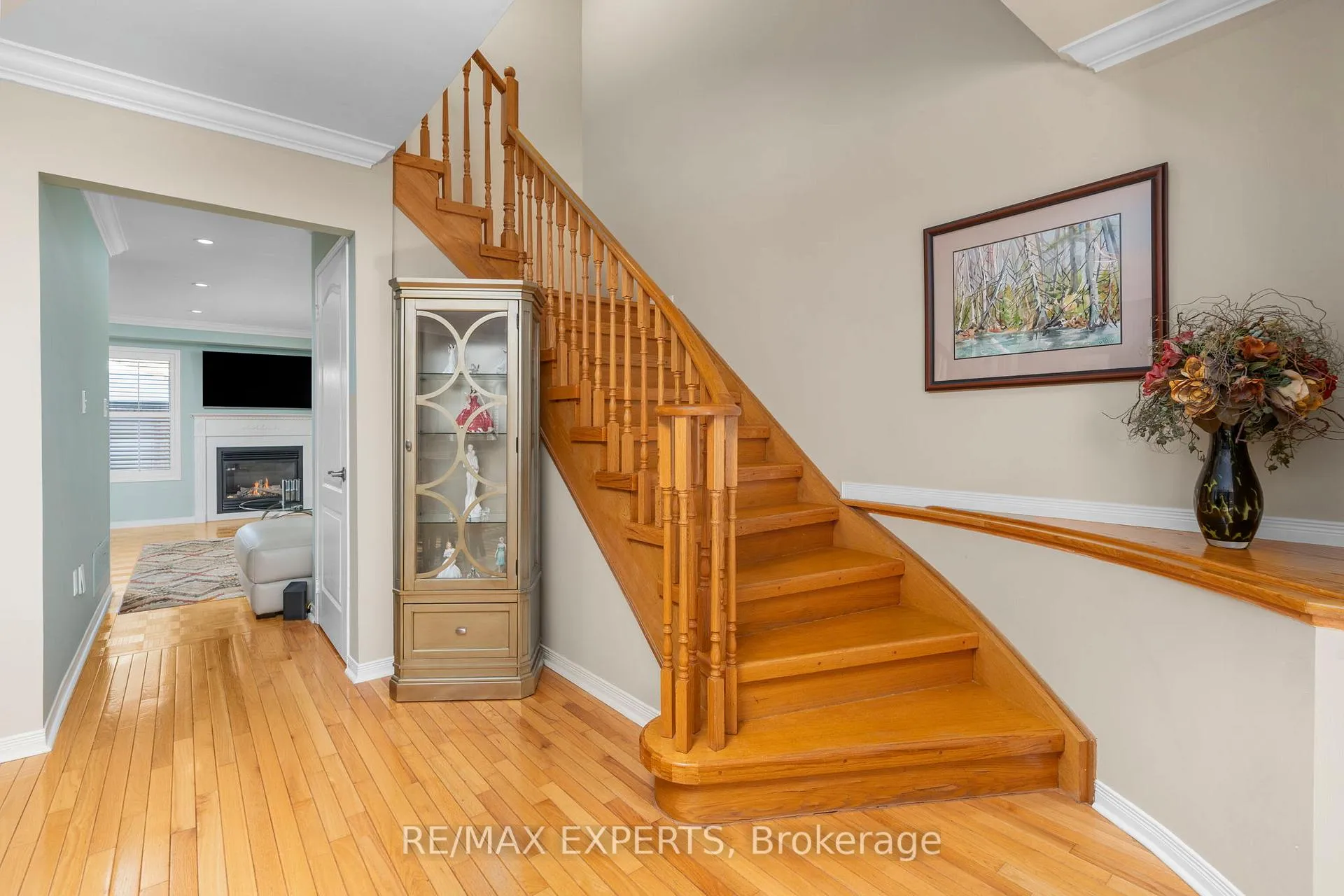 Photo 15 of 24 Dufferin Hill Drive, Vaughan, Patterson — HOMEH