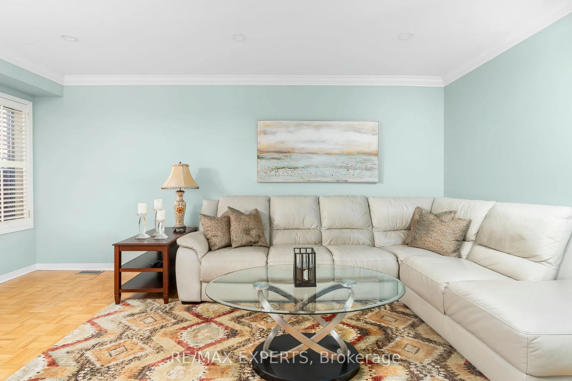 Photo 17 of 24 Dufferin Hill Drive, Vaughan, Patterson — HOMEH