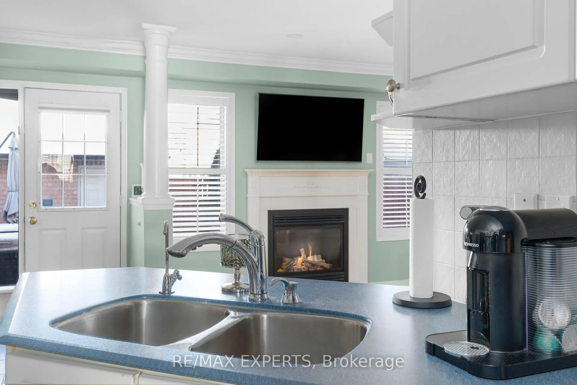Photo 19 of 24 Dufferin Hill Drive, Vaughan, Patterson — HOMEH