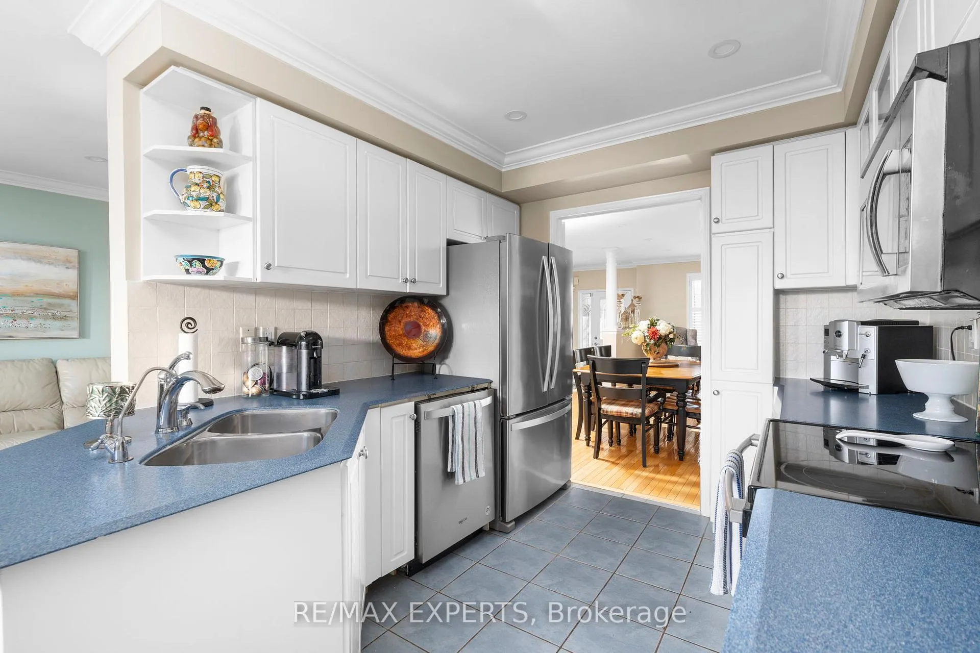 Photo 21 of 24 Dufferin Hill Drive, Vaughan, Patterson — HOMEH