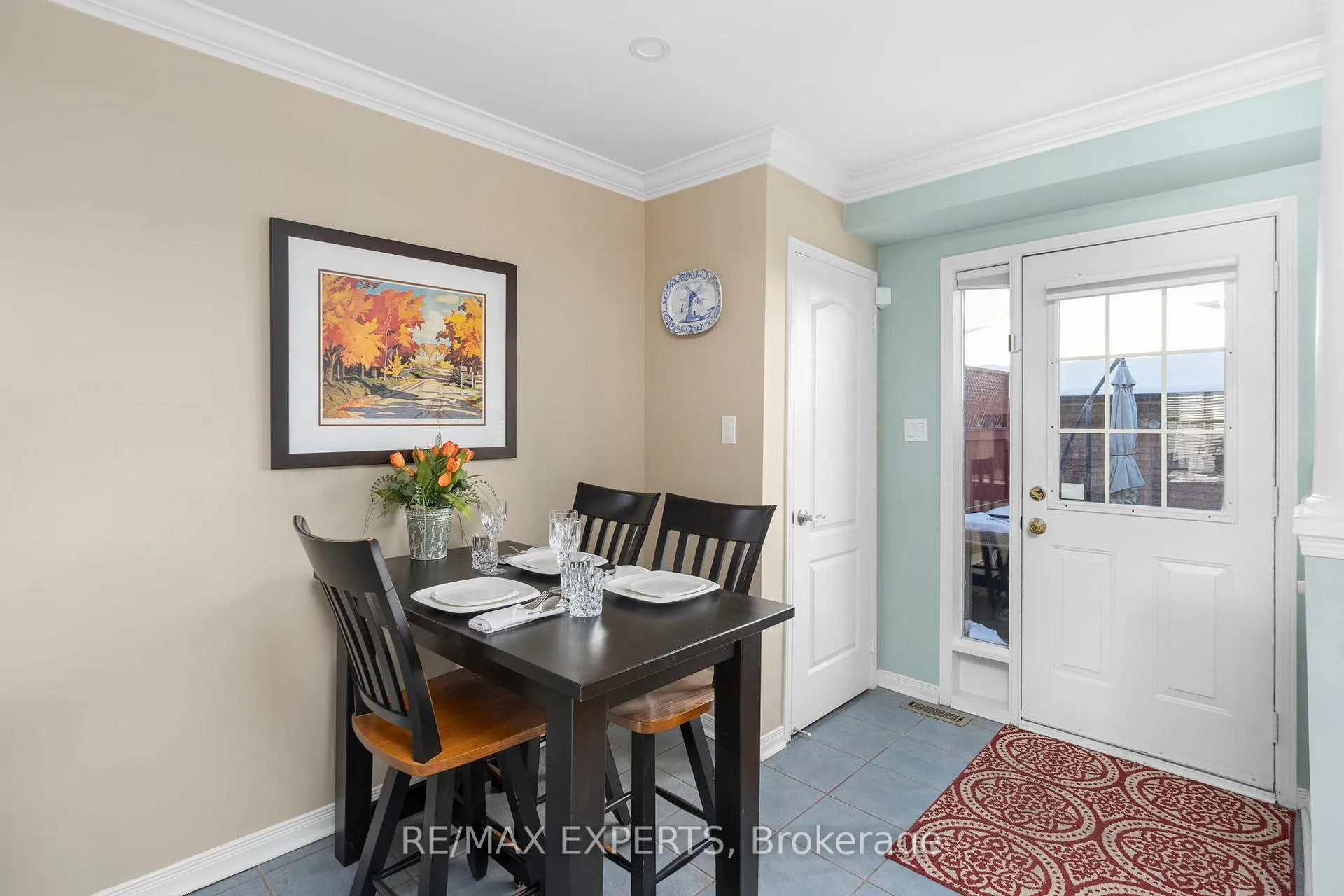 Photo 22 of 24 Dufferin Hill Drive, Vaughan, Patterson — HOMEH