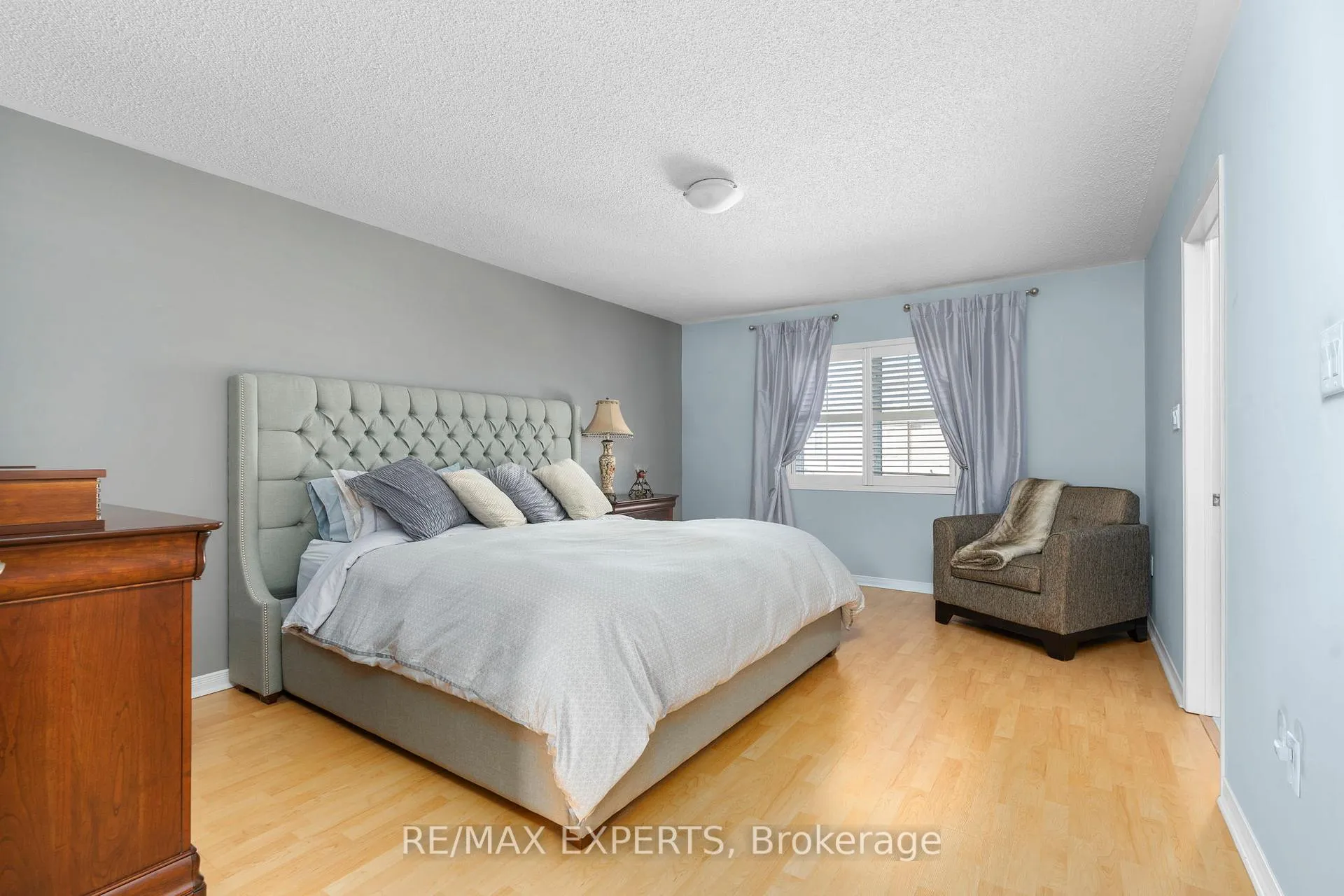 Photo 23 of 24 Dufferin Hill Drive, Vaughan, Patterson — HOMEH