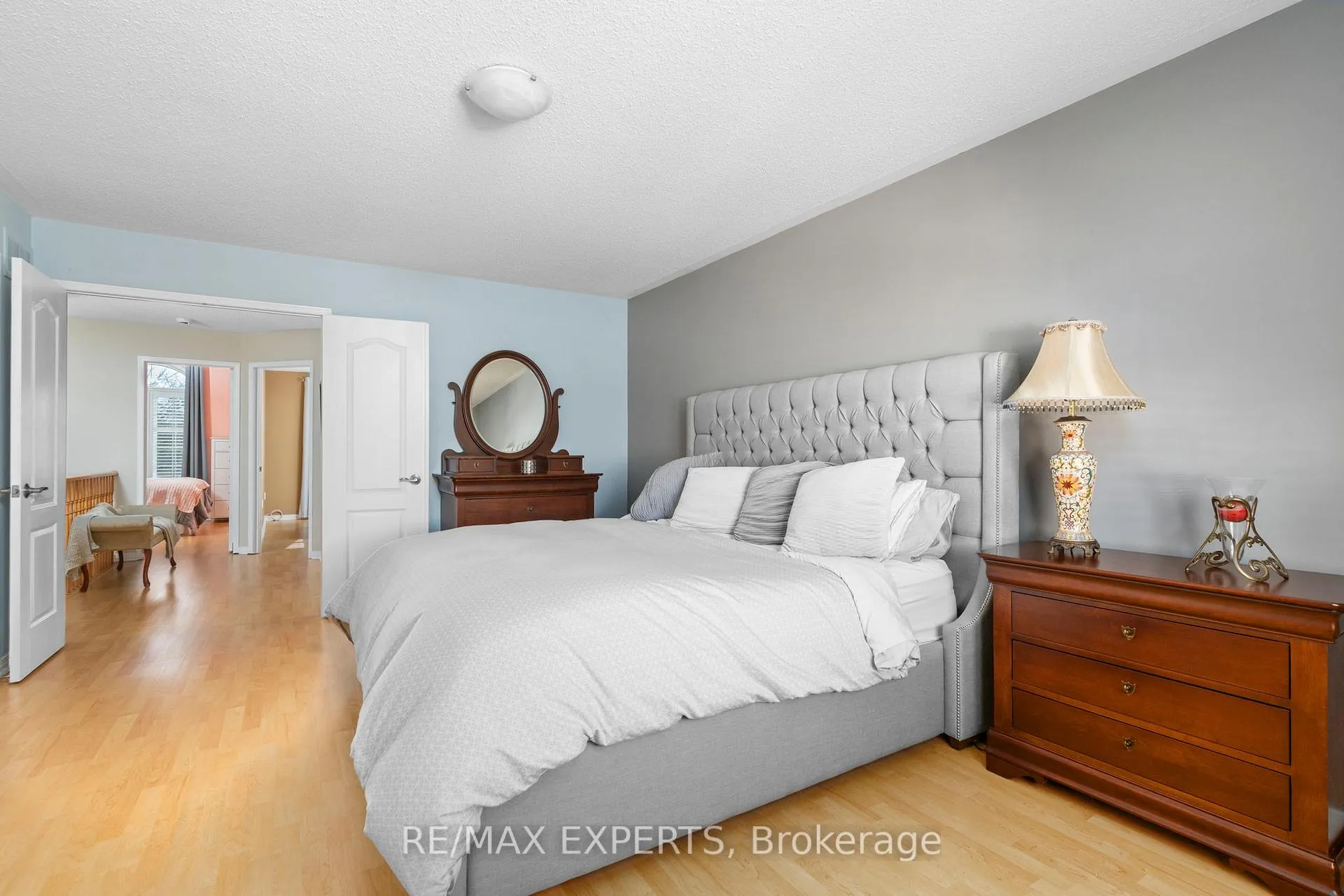 Photo 24 of 24 Dufferin Hill Drive, Vaughan, Patterson — HOMEH
