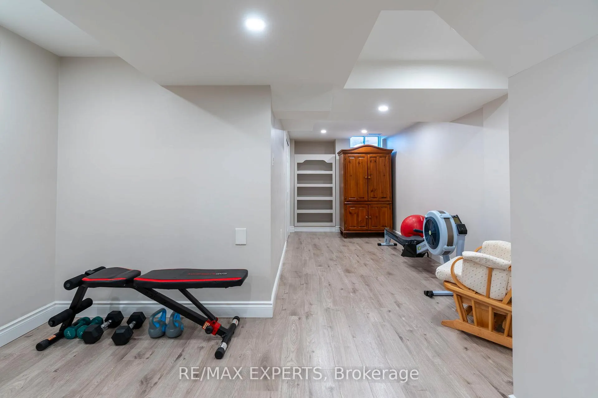 Photo 31 of 24 Dufferin Hill Drive, Vaughan, Patterson — HOMEH