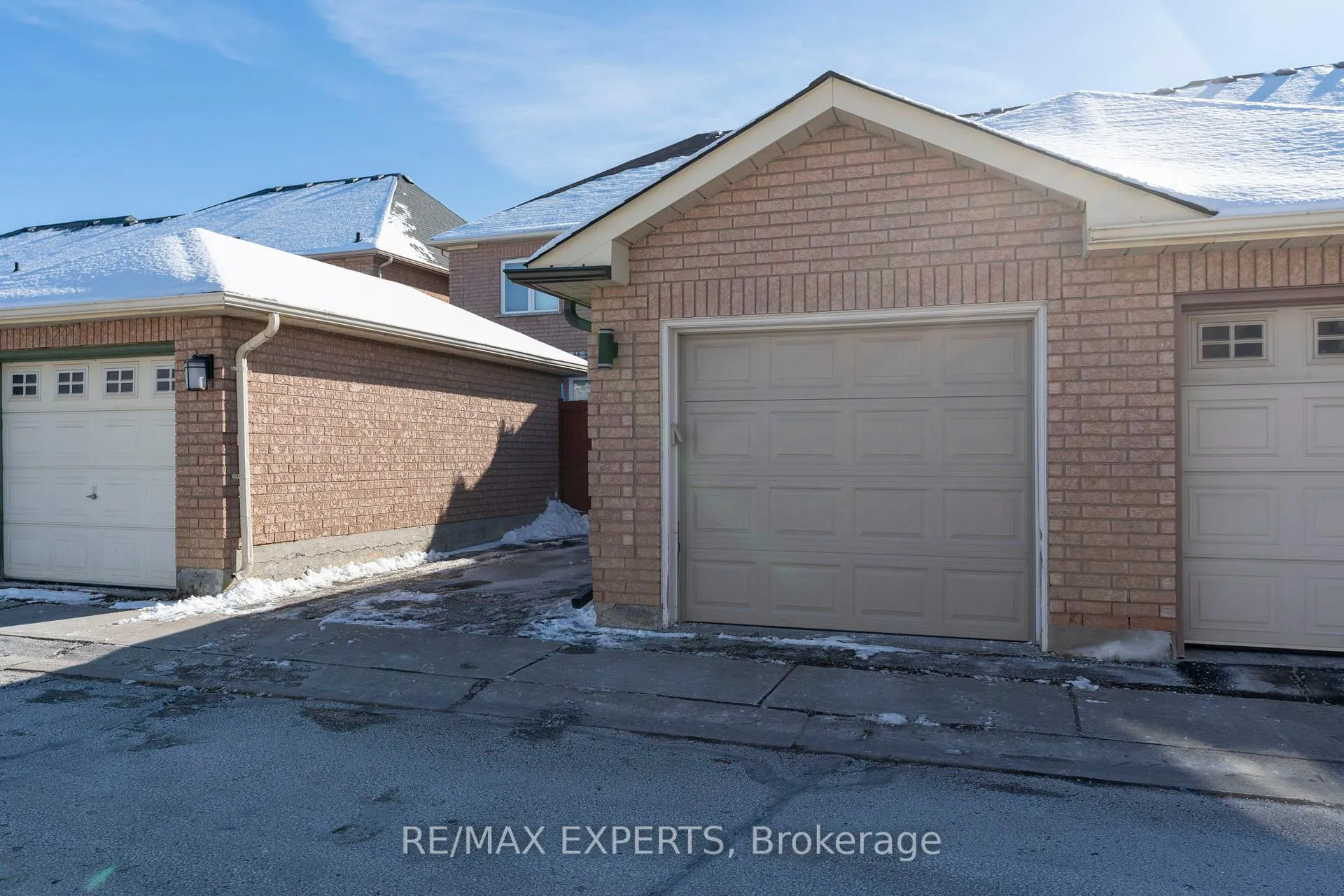Photo 37 of 24 Dufferin Hill Drive, Vaughan, Patterson — HOMEH