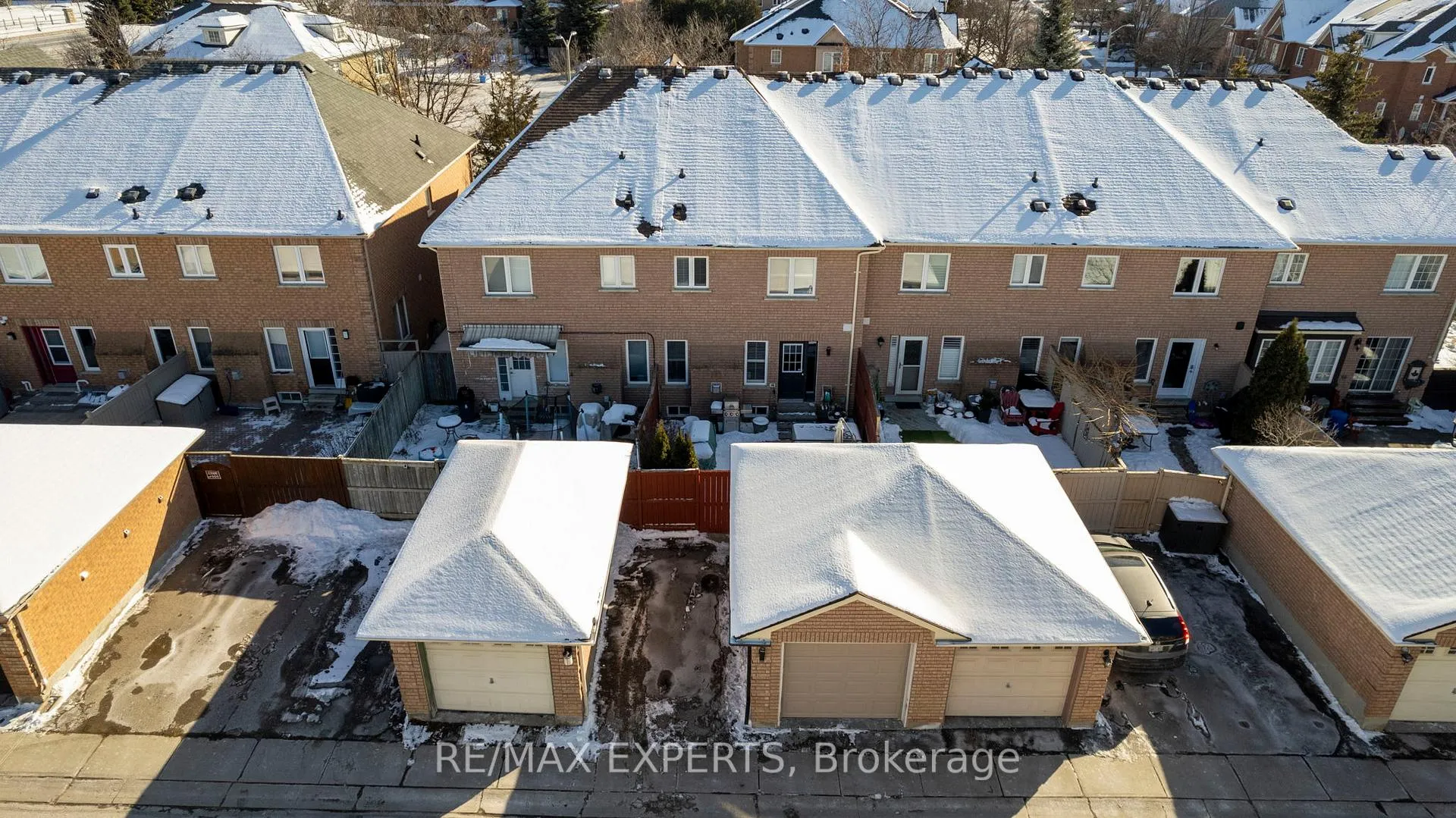 Photo 38 of 24 Dufferin Hill Drive, Vaughan, Patterson — HOMEH