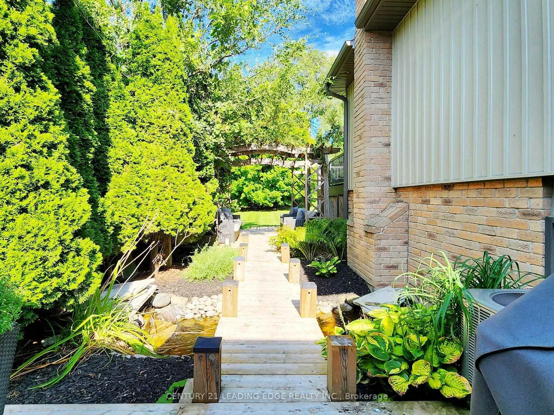 Photo 48 of 115 Walton Drive, Aurora, Aurora Village — HOMEH